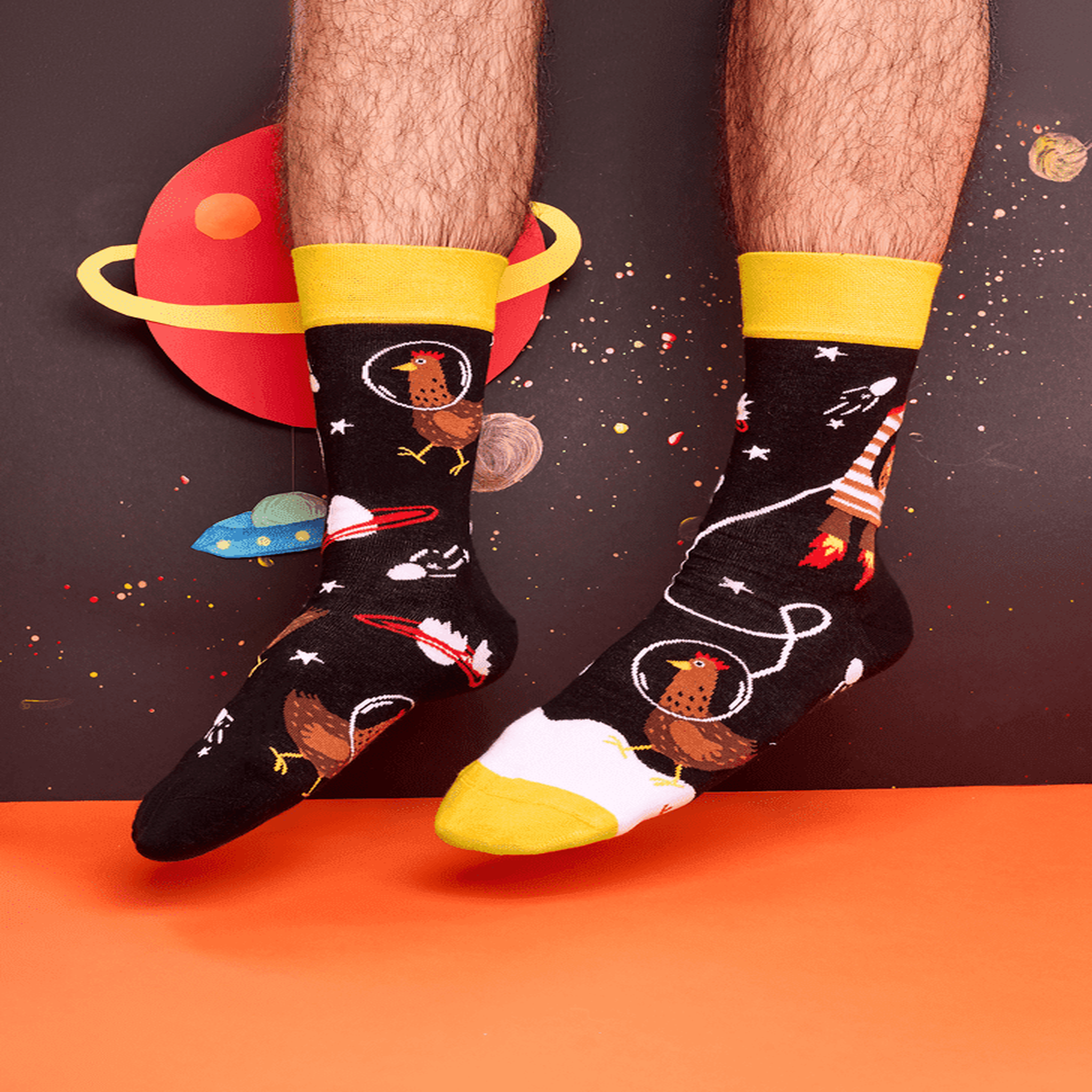 Voir la diapositive 4 : DEDOLES Chaussettes poules astronautes