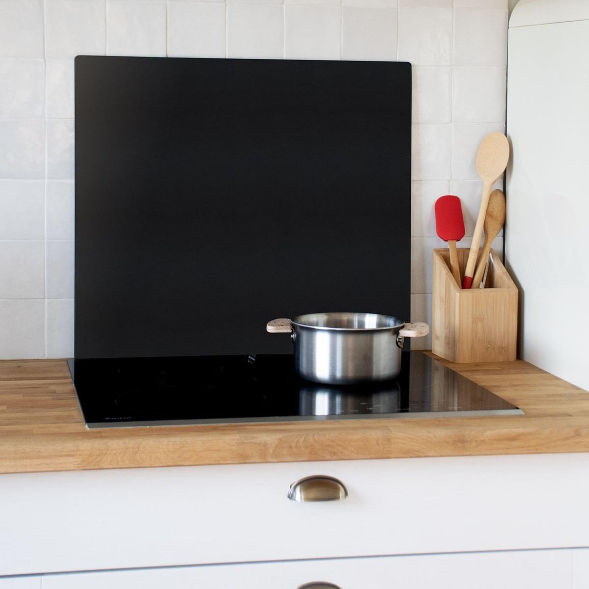 Voir la diapositive 4 : PEBBLY Planche de protection cuisson pour plaque 57x50cm, noire