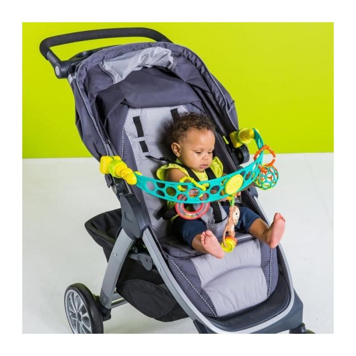 Bright Starts Arche de jeux Bright Starts Oball Flex 'n Go couleurs vives