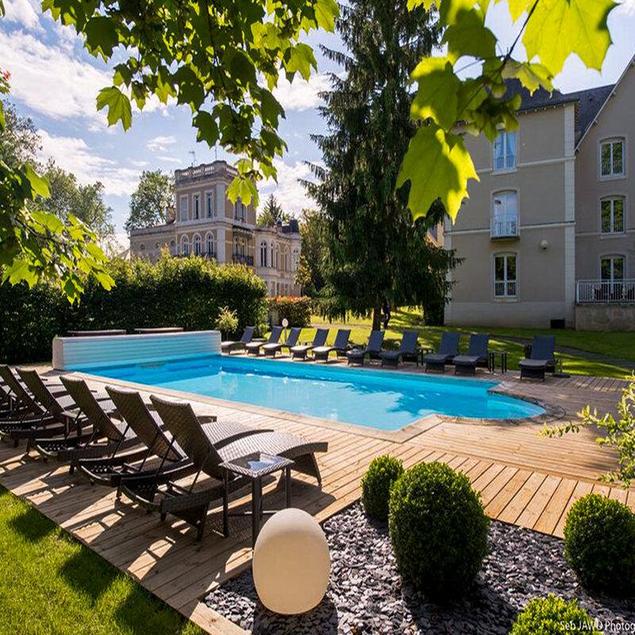 Voir la diapositive 3 : Smartbox Délicieuse escapade de 2 jours en château avec apéritif et dîner près de Poitiers - Coffret Cadeau Séjour