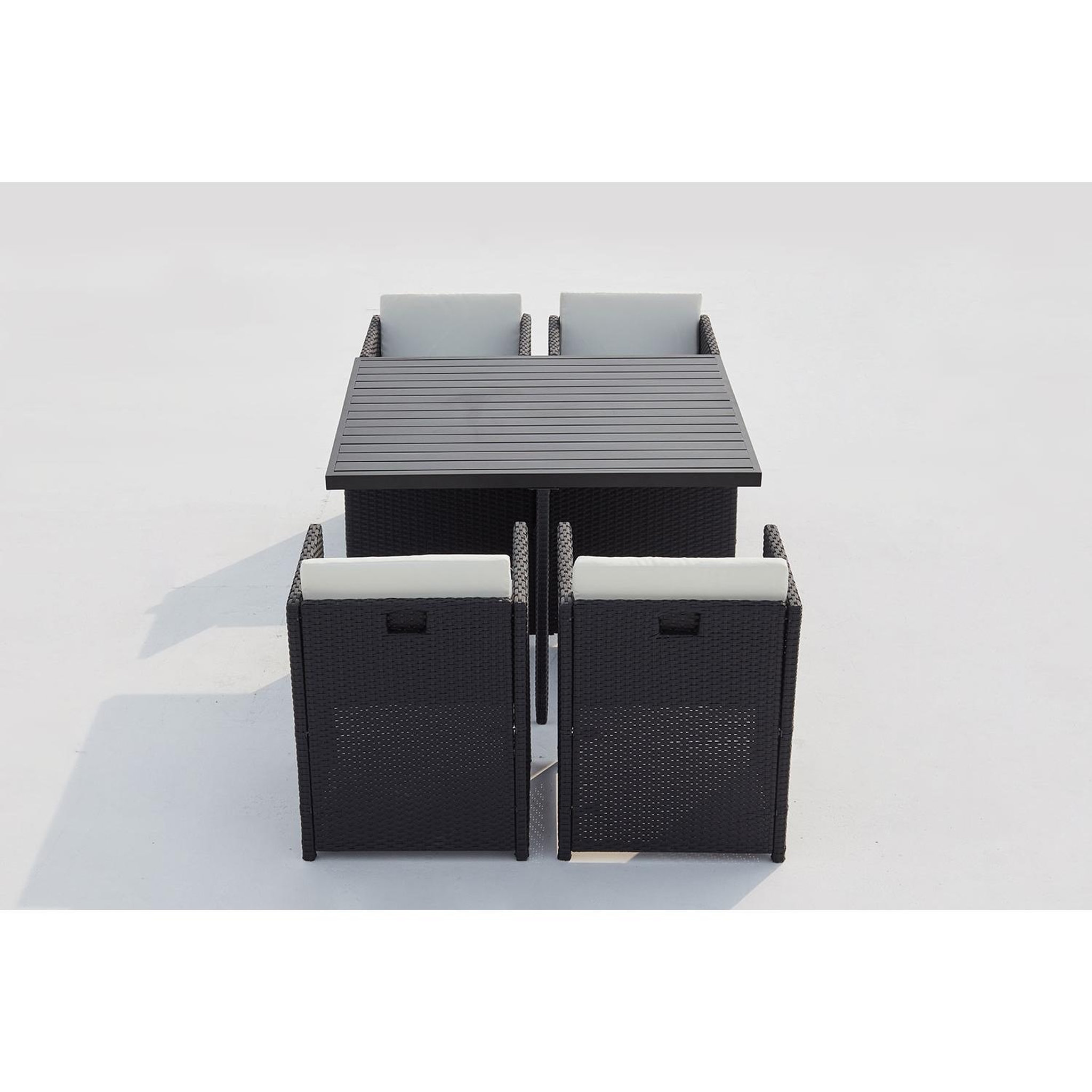 Voir la diapositive 4 : CONCEPT USINE Table et chaise 4 places encastrables alu résine noir-blanc sunset