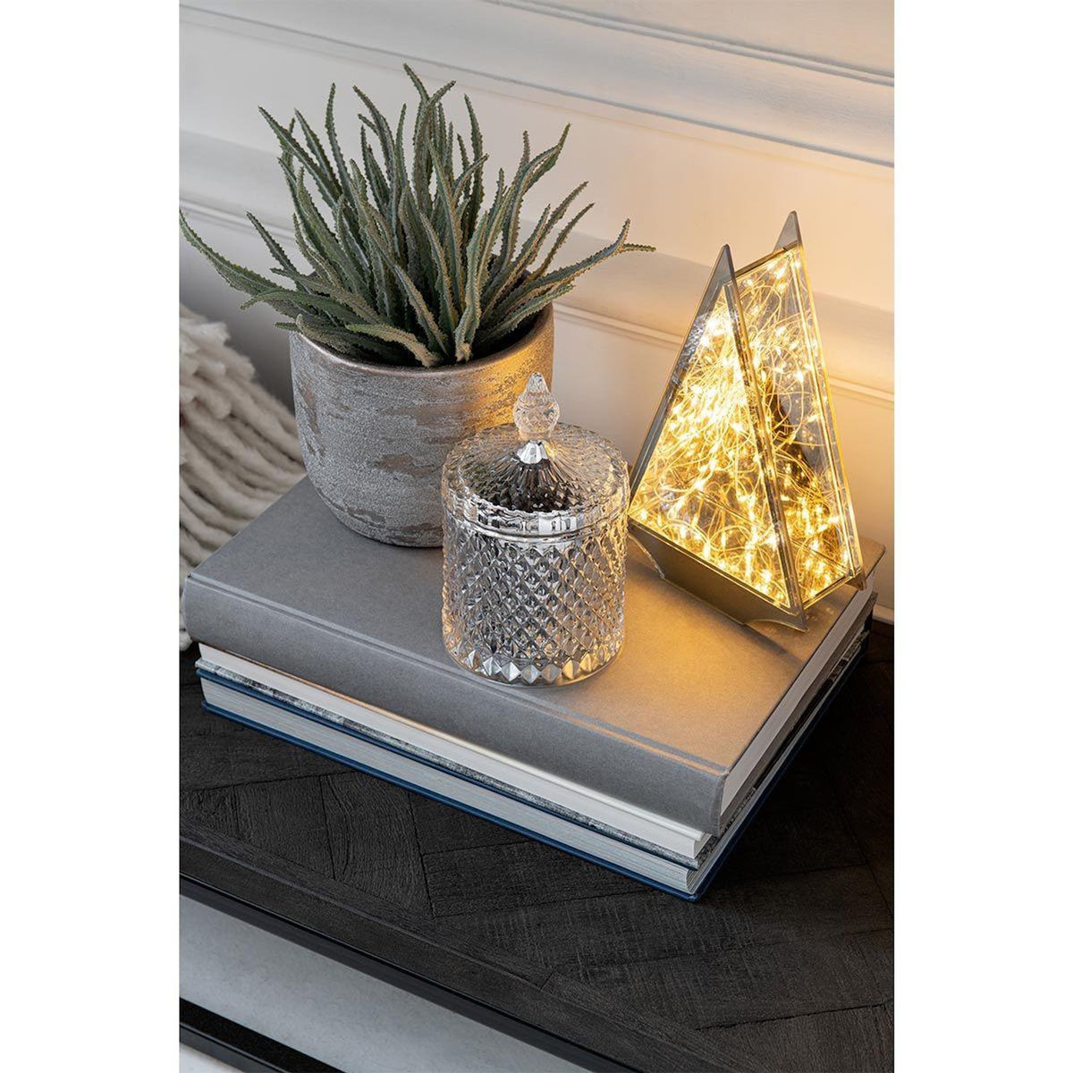 Paris Prix Décoration Lumineuse Led  Triangle  30cm Gris & Or