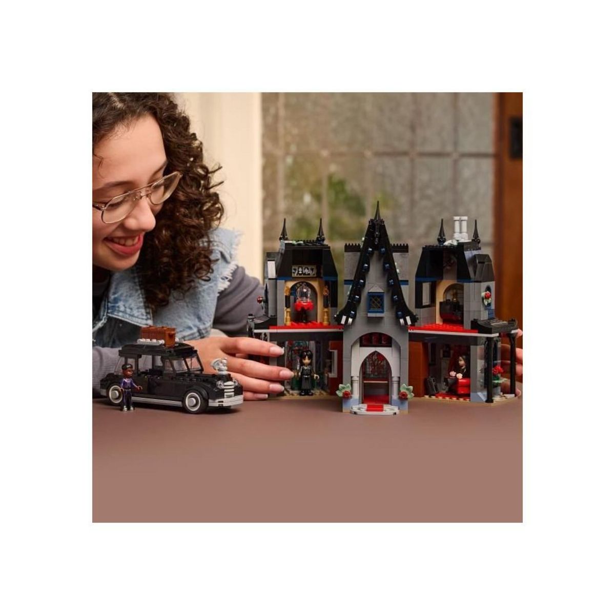 LEGO LEGO Mercredi 76786 Le Manoir de Morticia - Jeu de Construction des 10 ans - Mini-Poupées