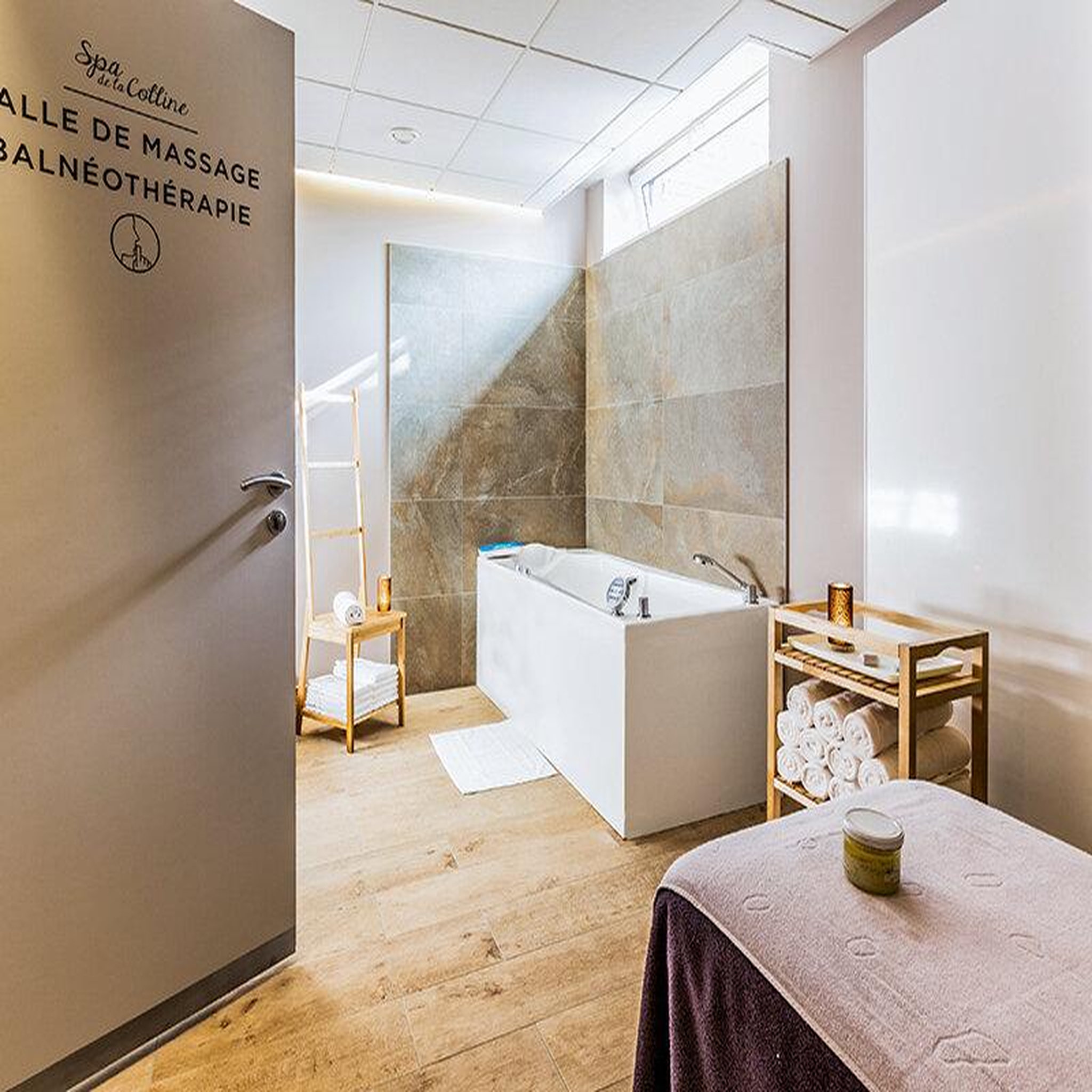 Voir la diapositive 2 : Smartbox Pause relaxante en duo : 20 min de massage et 20 min de balnéothérapie près de colmar - coffret cadeau bien-être