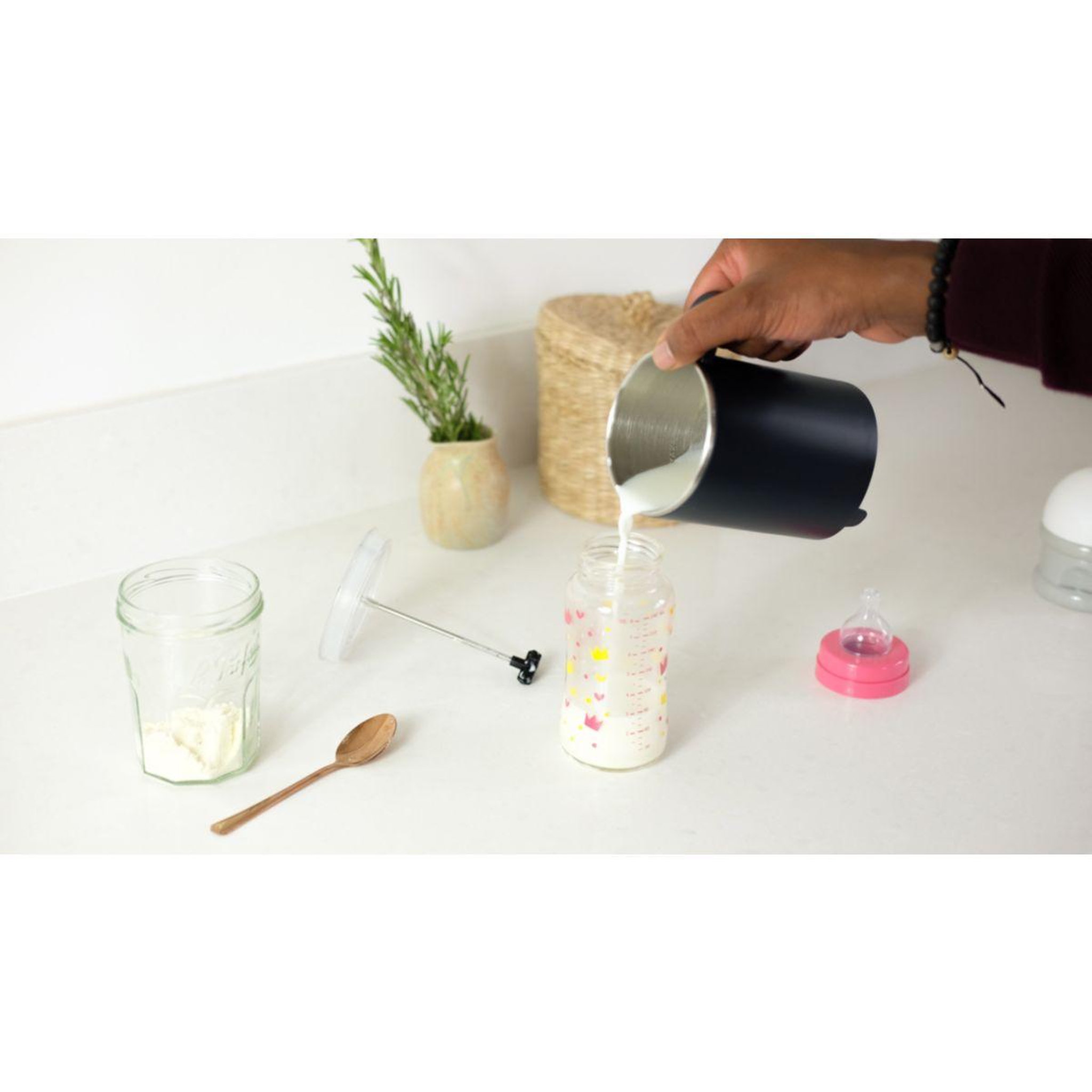 Voir la diapositive 4 : BEABA Préparateur biberon Milkprep night blue EU