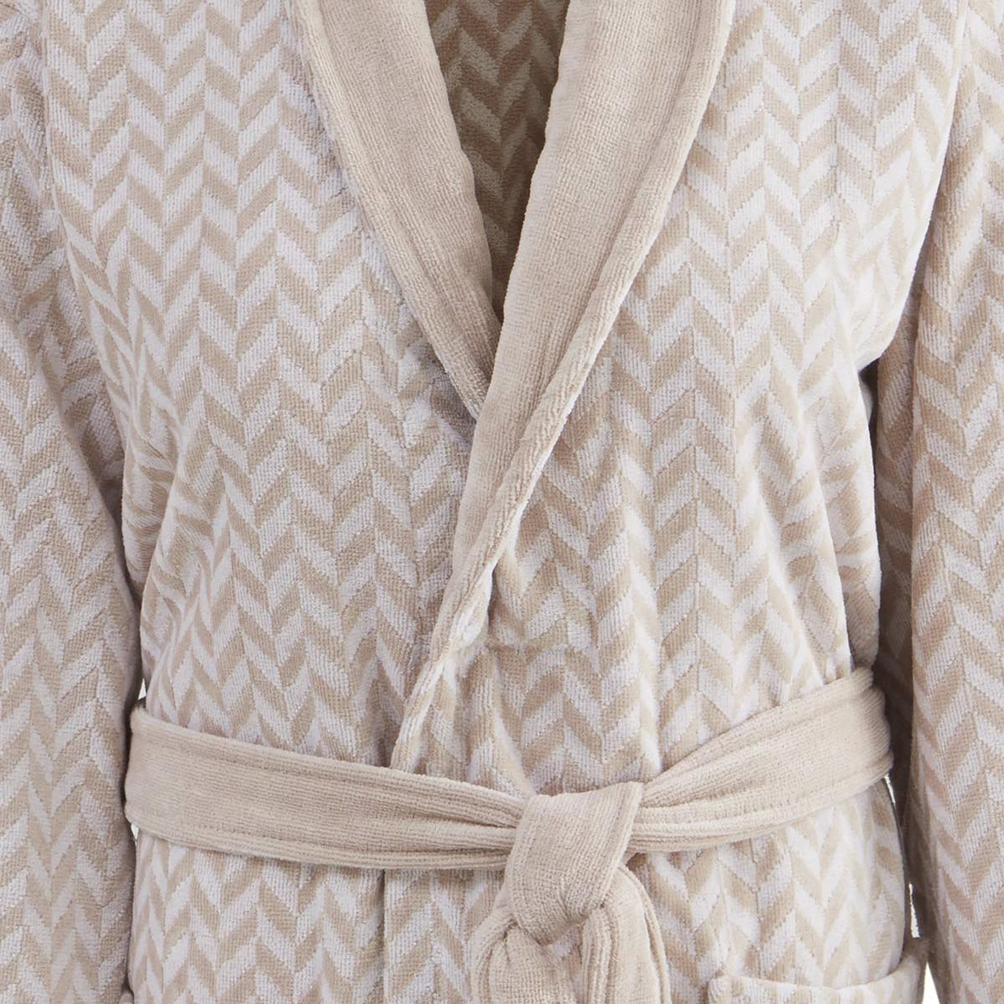 Voir la diapositive 3 : Sensei Maison Peignoir col châle velours CHEVRON