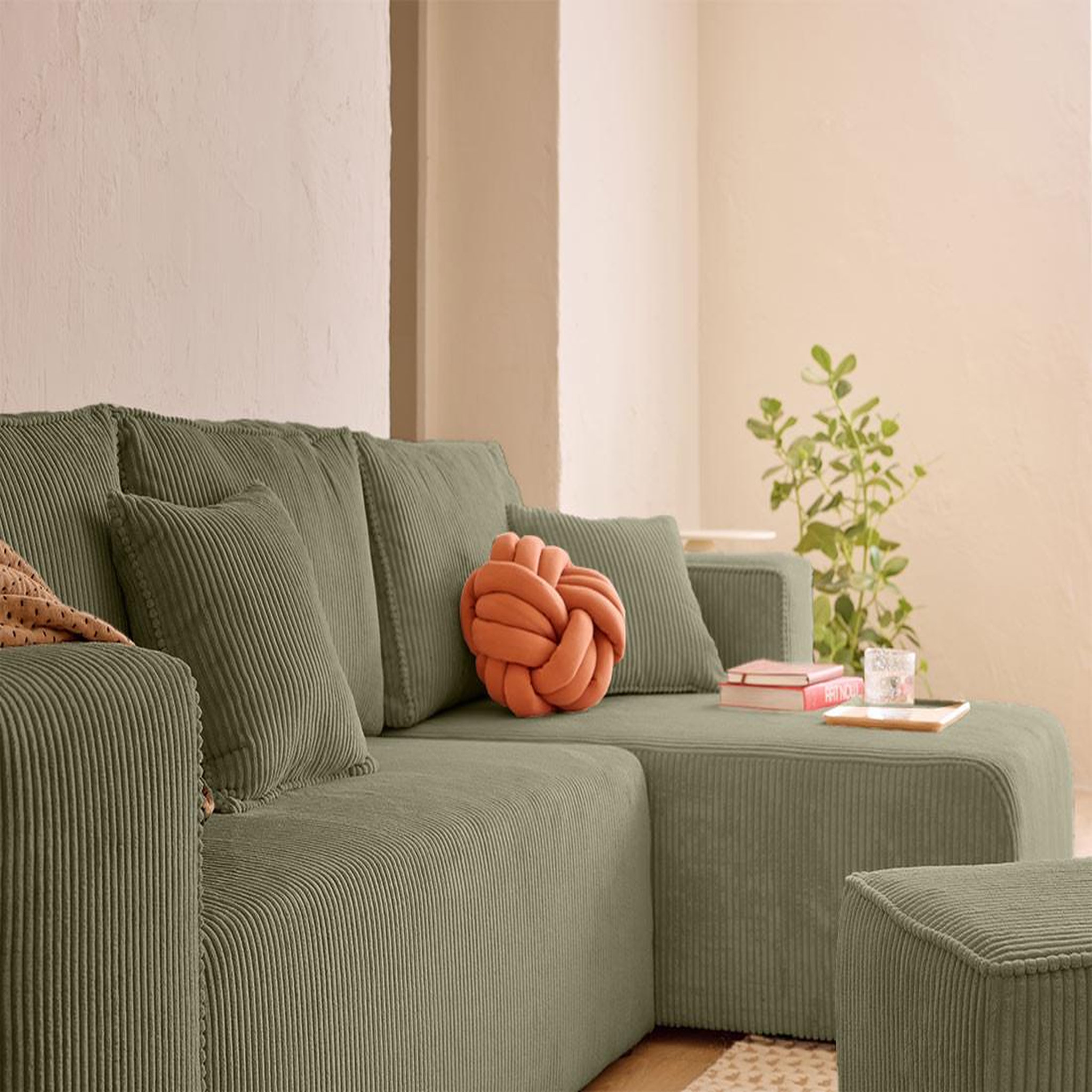 Voir la diapositive 6 : BEST MOBILIER Topaze - canapé d'angle réversible 4 places - convertible avec coffre, tablette et poufs - en velours côtelé