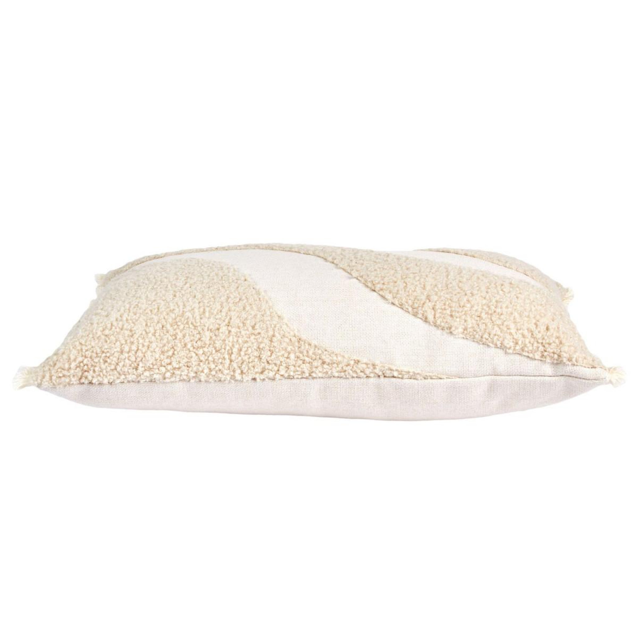 Voir la diapositive 2 : The Home Deco Factory Coussin déco  bouclette  30x50cm beige & blanc