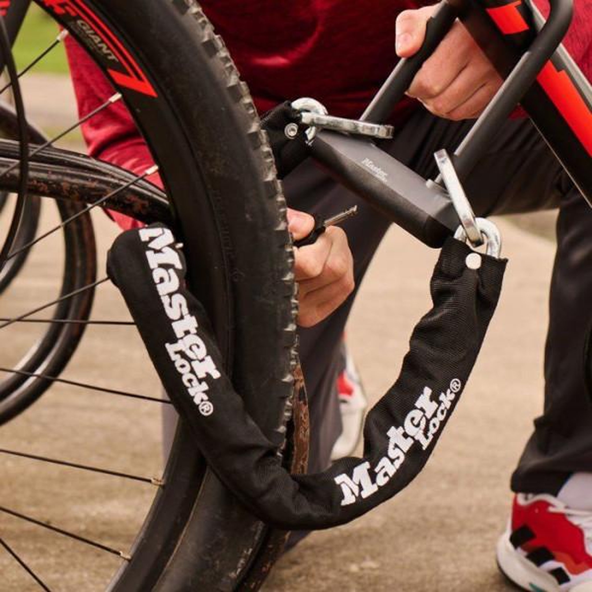 Voir la diapositive 2 : Master lock Antivol chaîne vélo - MASTER LOCK - Haute résistance - Mini antivol U - a clé
