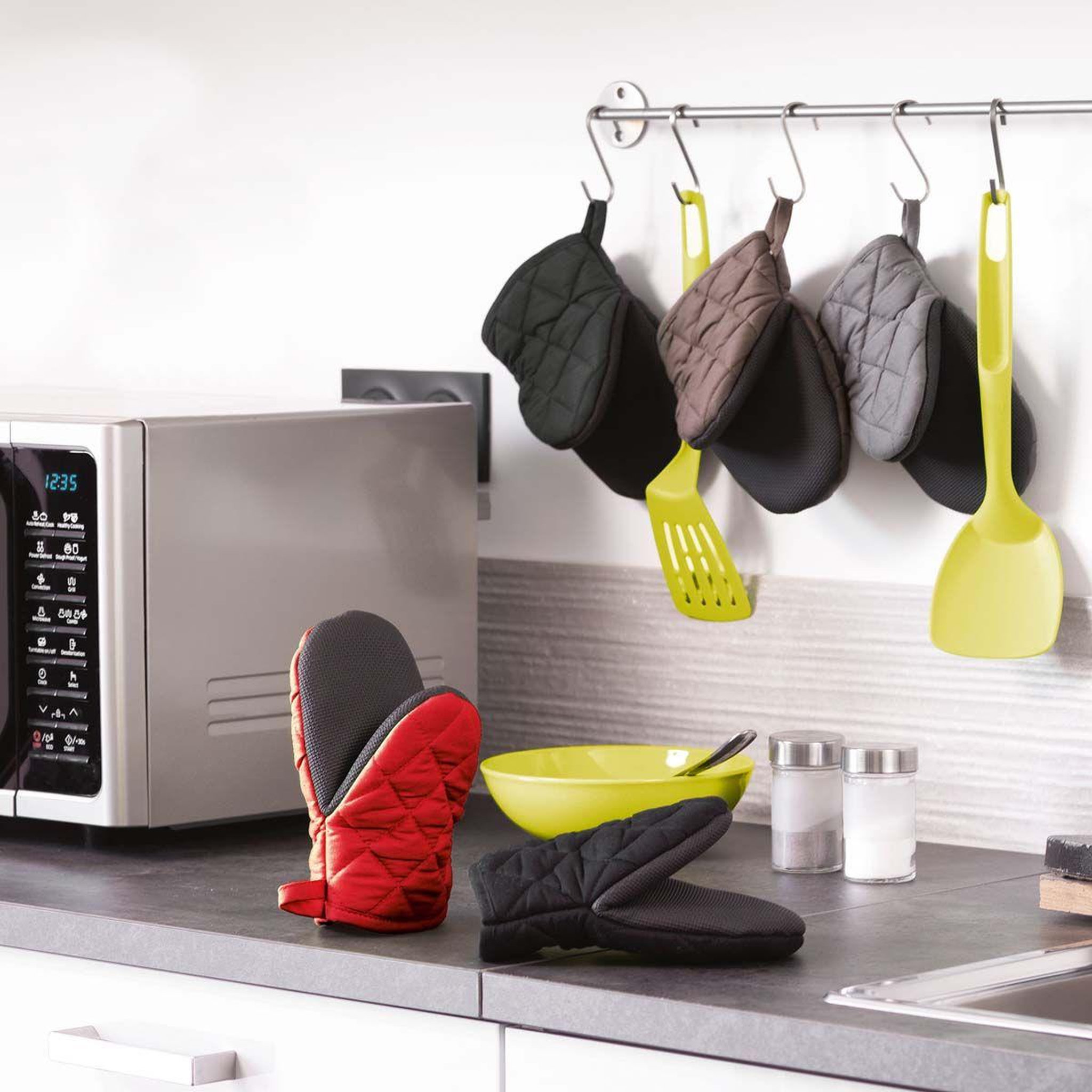 Voir la diapositive 2 : Douceur d'Intérieur Gant de cuisine pince  cuistot  20cm anthracite
