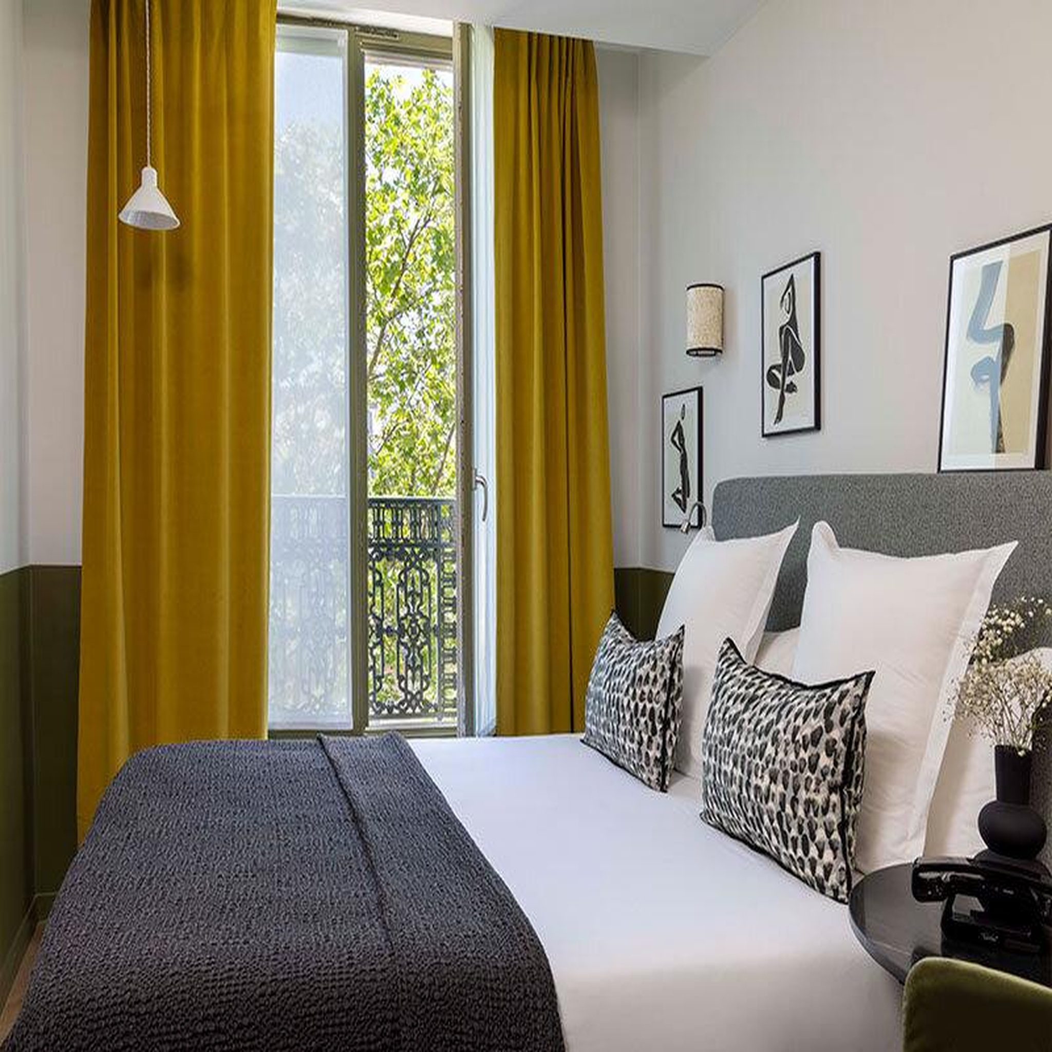 Voir la diapositive 2 : Smartbox 2 jours romantiques à Paris en hôtel 4* avec cocktail et accès au spa près de la place des Vosges - Coffret Cadeau Séjour