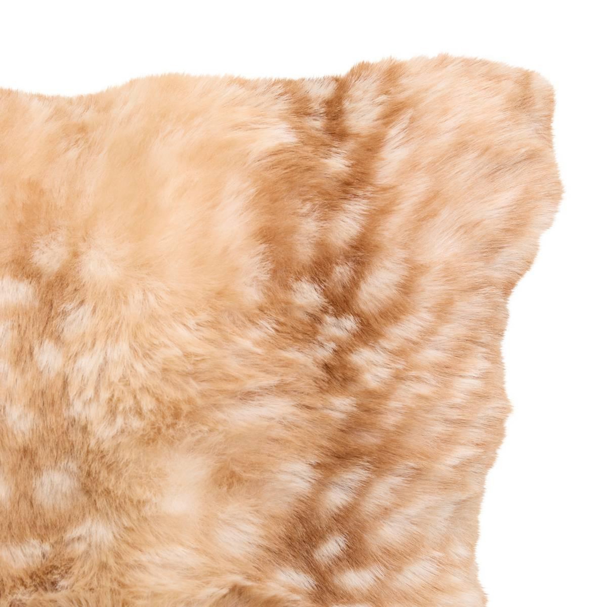 Voir la diapositive 2 : ATMOSPHERA Coussin imitation fourrure 3d  zephy  45x45cm caramel