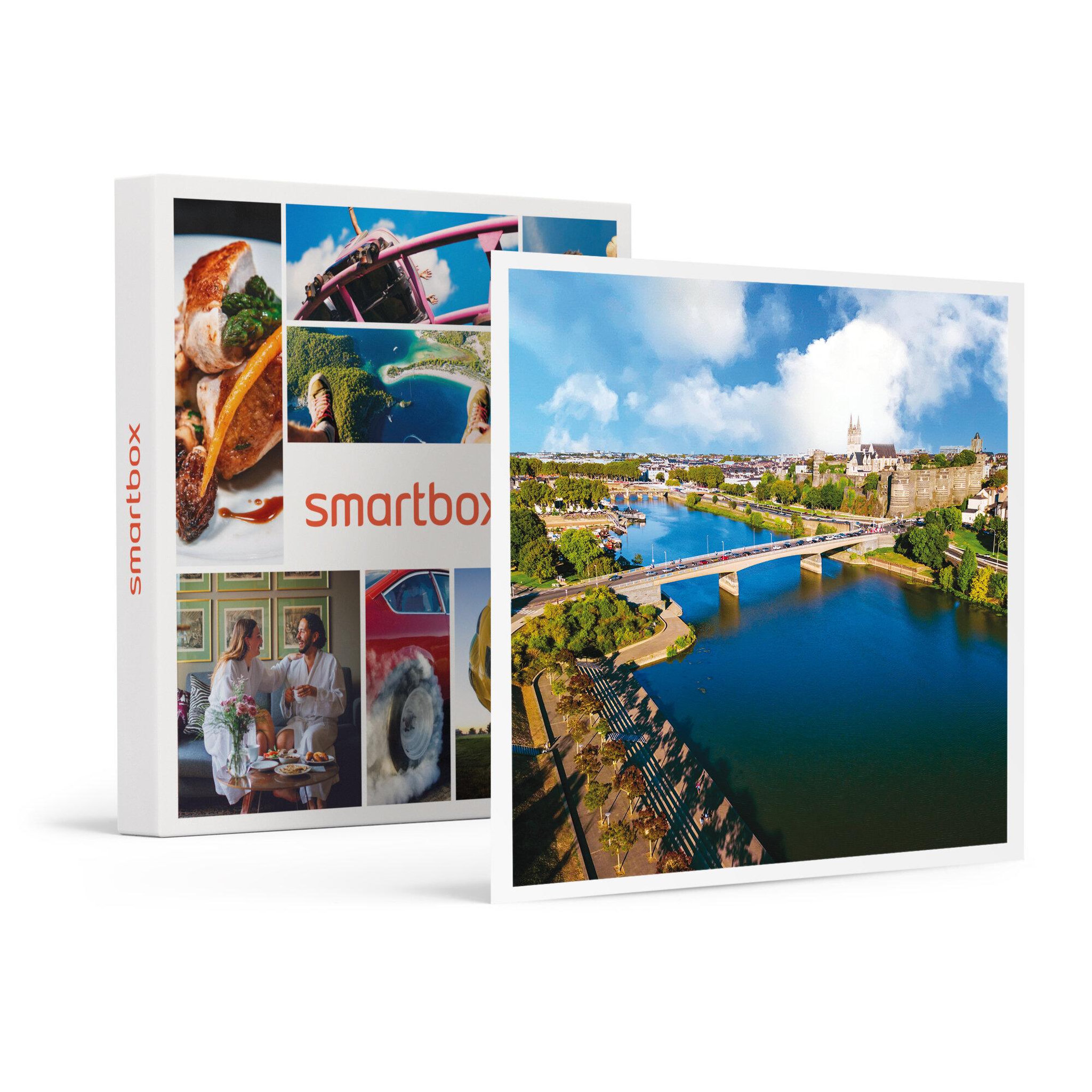 Voir la diapositive 1 : Smartbox Baptême de 35 minutes en avion avec survol d'Angers pour 2 personnes - Coffret Cadeau Sport & Aventure