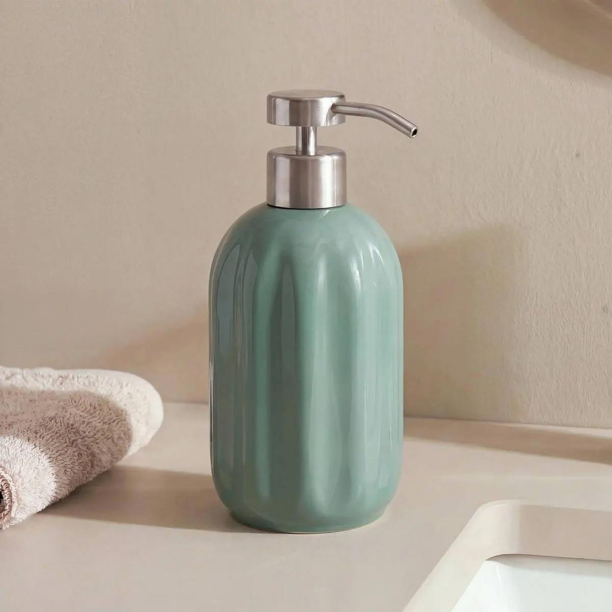 Voir la diapositive 2 : FIVE Distributeur de savon en grès  suny colorama  450ml vert ficus