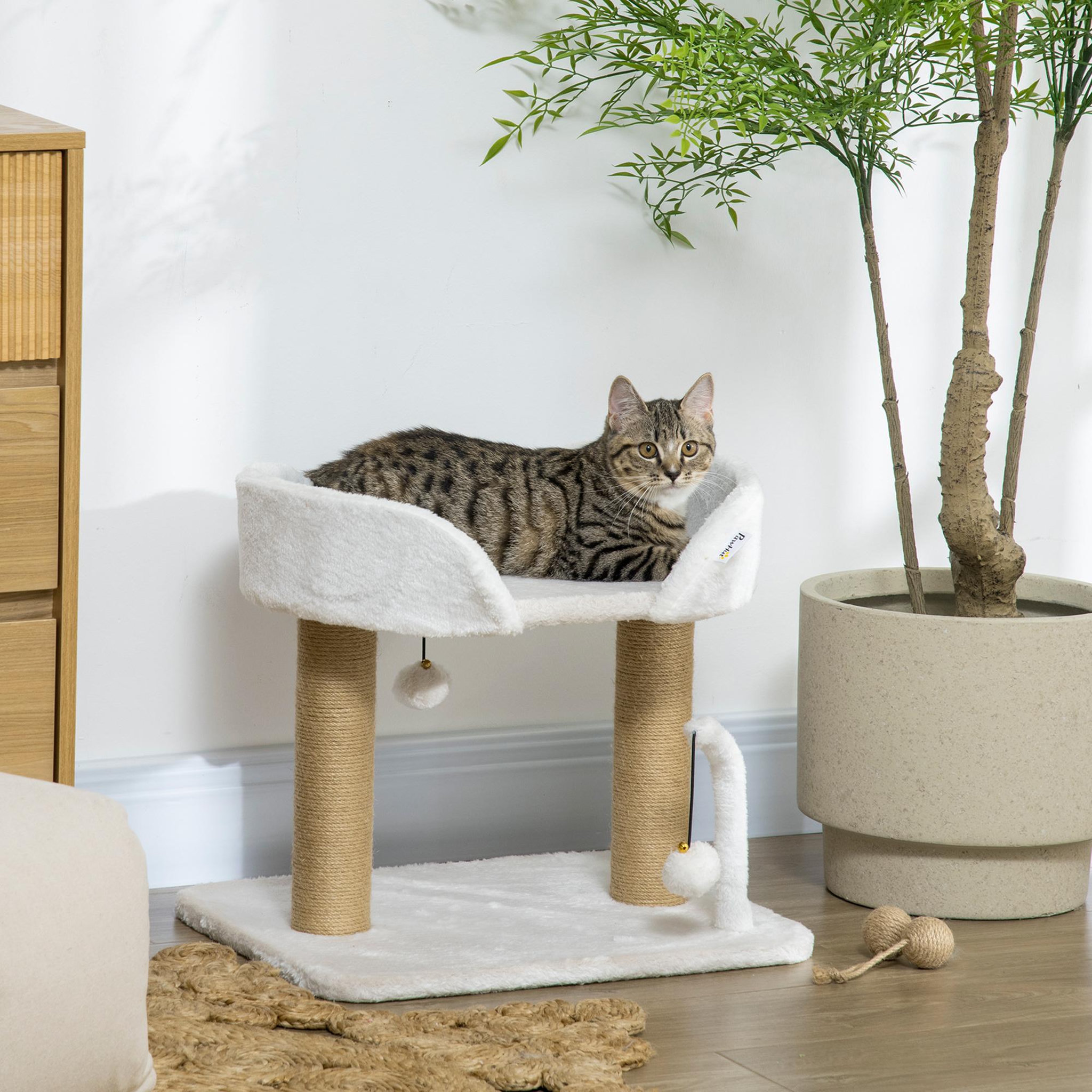Voir la diapositive 2 : PAWHUT Arbre à chat 2 griffoirs jute naturelle panier jeu 2 boules suspendues avec clochettes peluche blanche