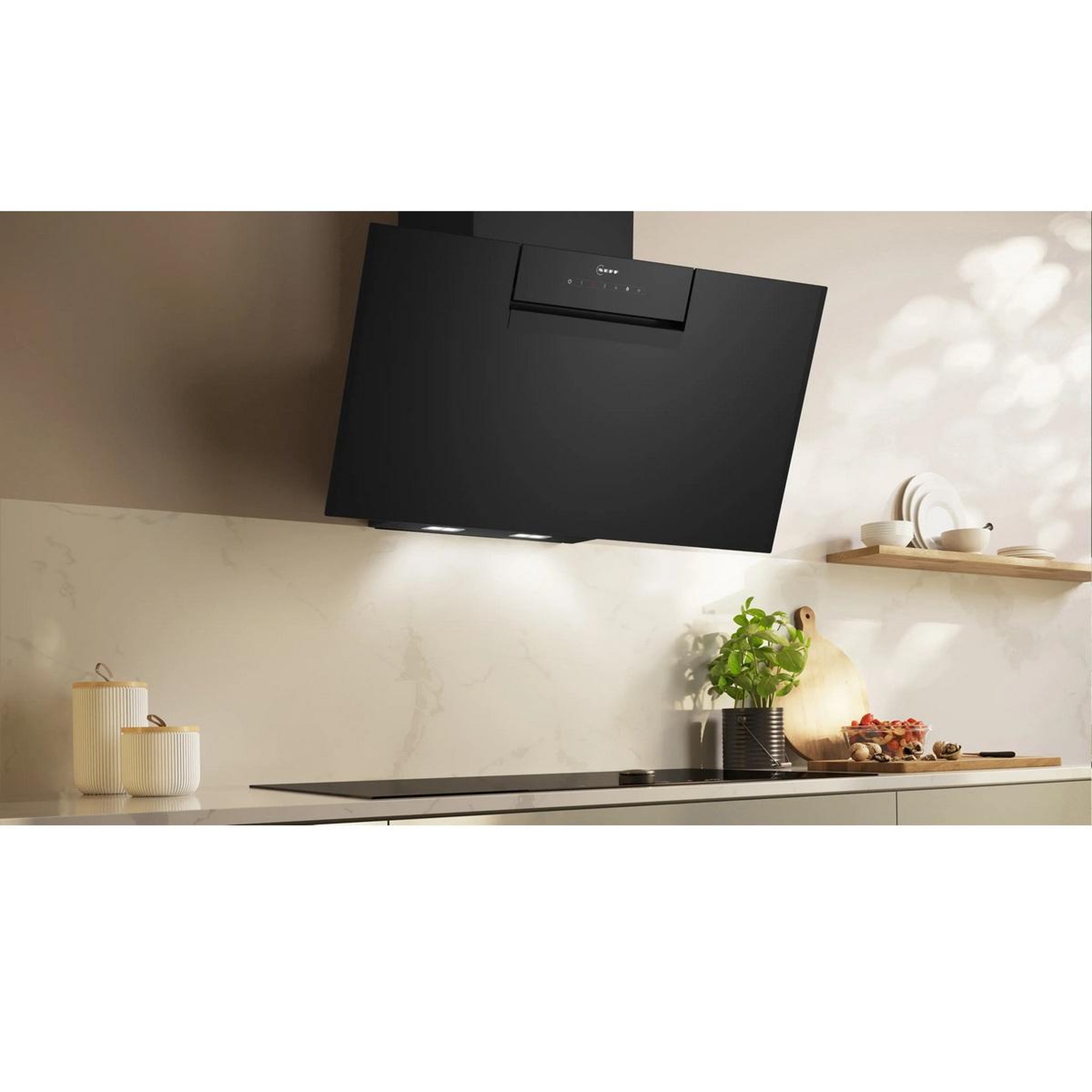 Voir la diapositive 6 : Neff Hotte décorative inclinée 80cm 431m3/h noir - d85ifn1s0