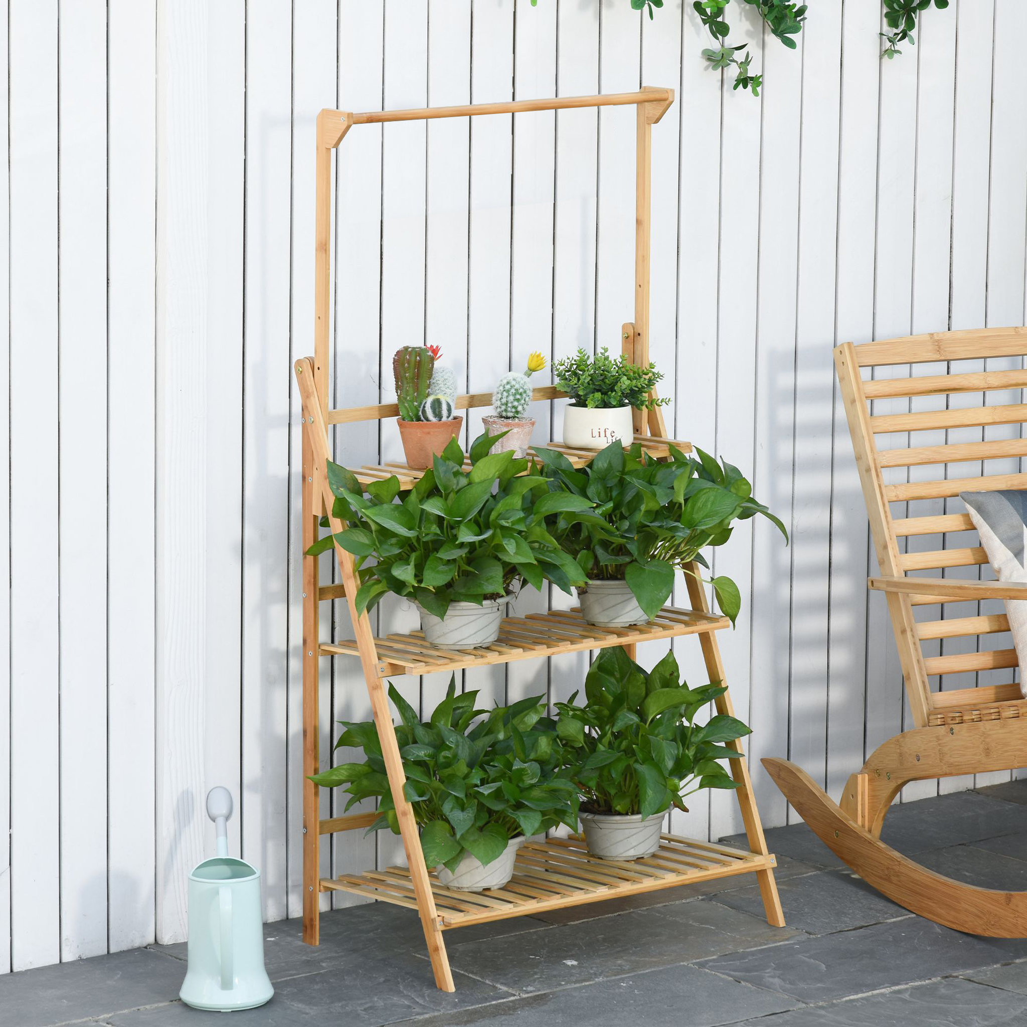 Voir la diapositive 2 : OUTSUNNY Étagère échelle à fleurs en bois de bambou - porte plante bois 3 étagères + barre support pour pots suspendus