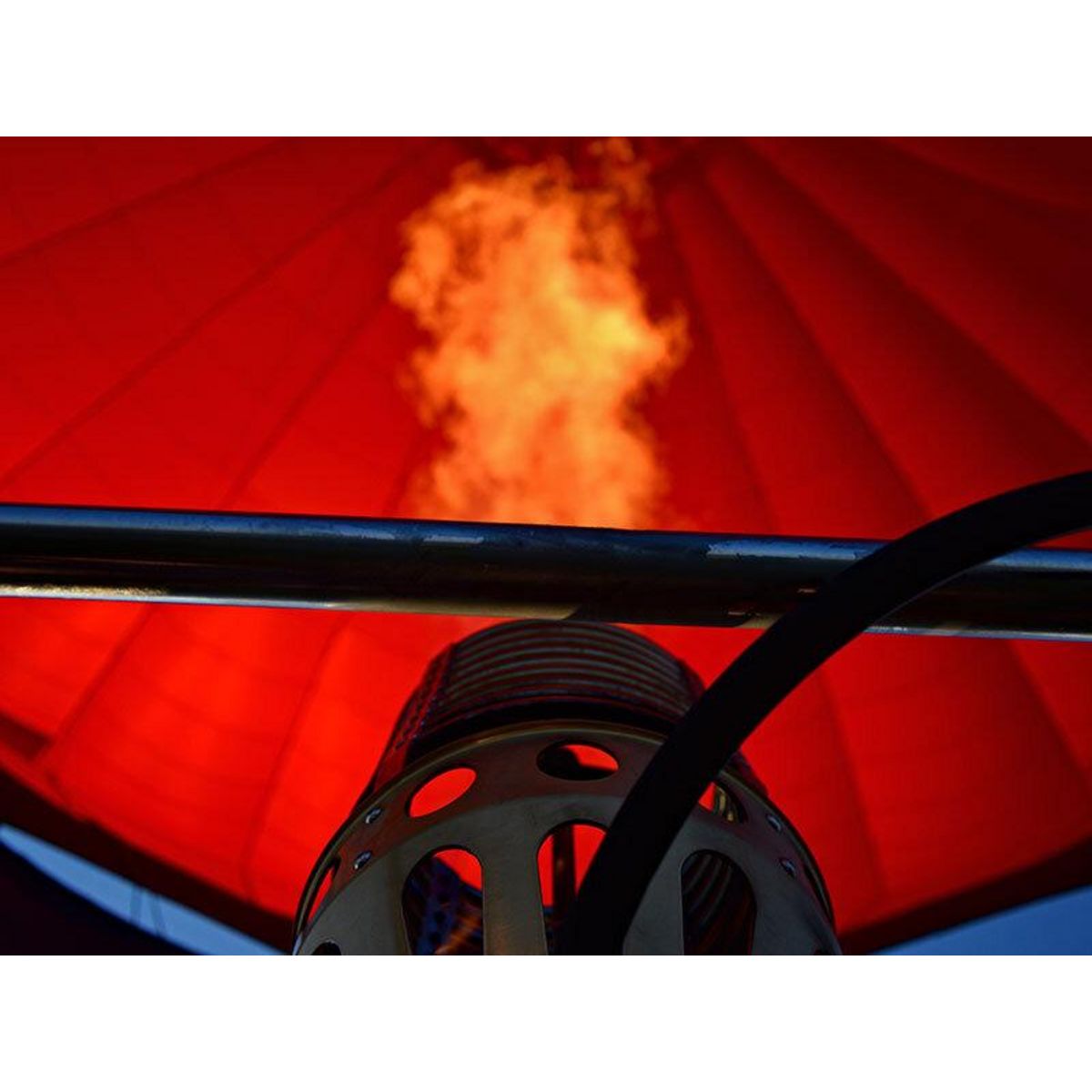 Smartbox Vol en montgolfière au-dessus du lac Léman au lever du soleil - Coffret Cadeau Sport & Aventure