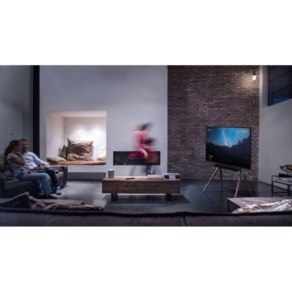 One For All Pied TV WM7481 32-70 pouces noyer - métal doré