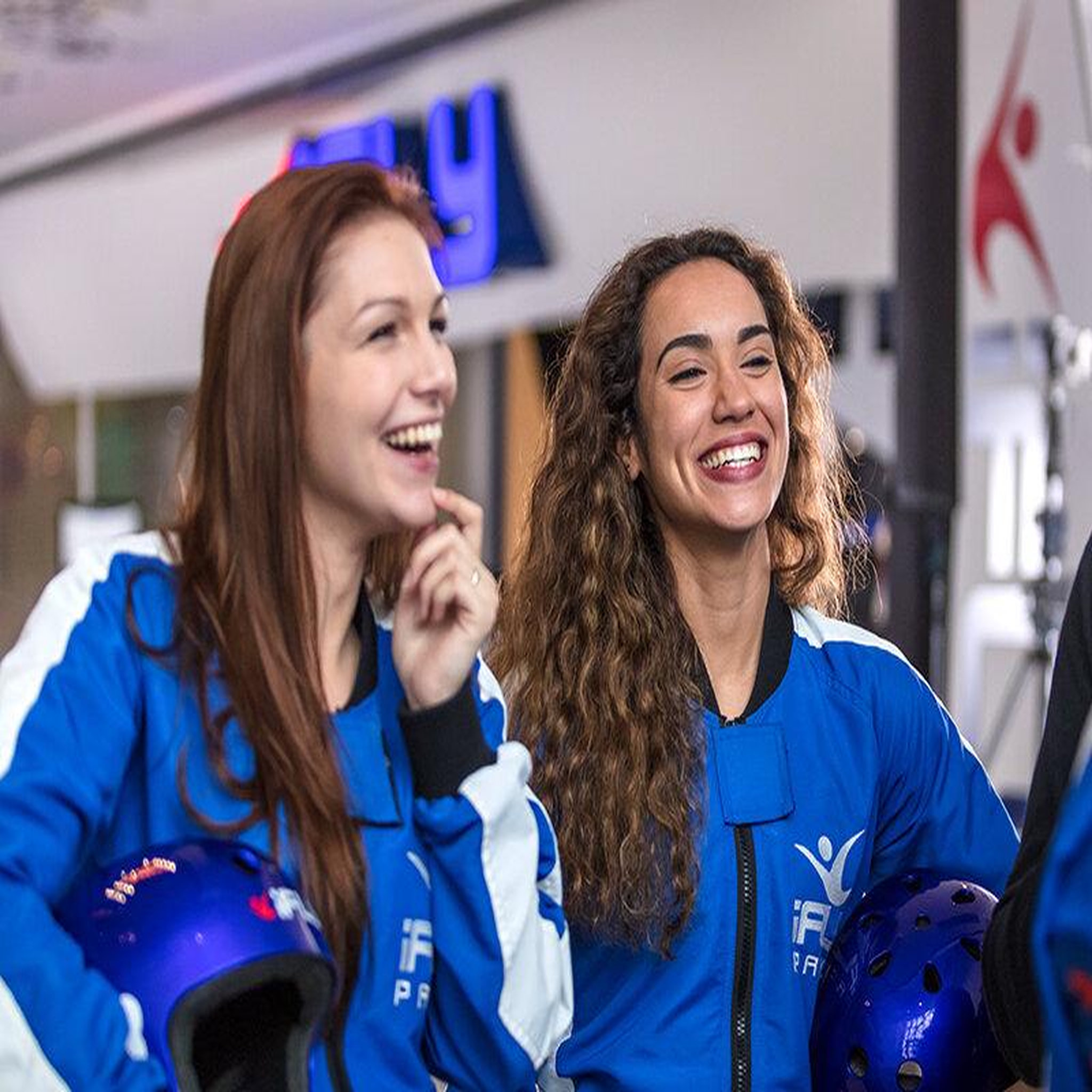 Voir la diapositive 4 : Smartbox 2 vols en chute libre indoor et 1 vol immersif avec casque vr à ifly paris - coffret cadeau sport & aventure