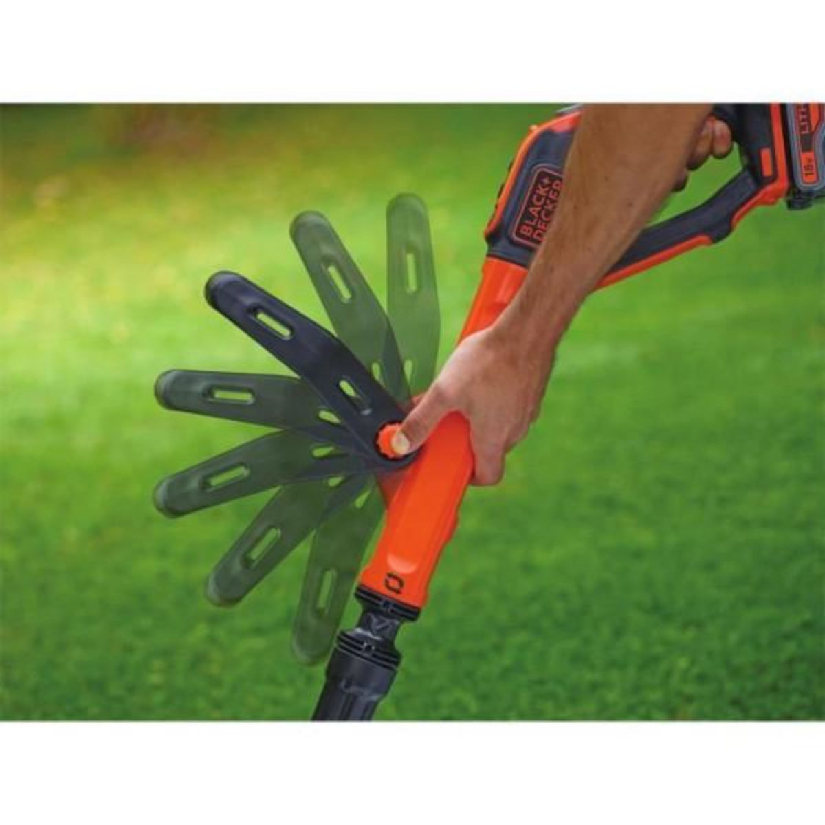 Black et Decker Coupe-Bordures Electrique Sans Fil 18V STC1820EPC-QW - BLACK+DECKER - 2 Vitesses Tete Pivotante 180°