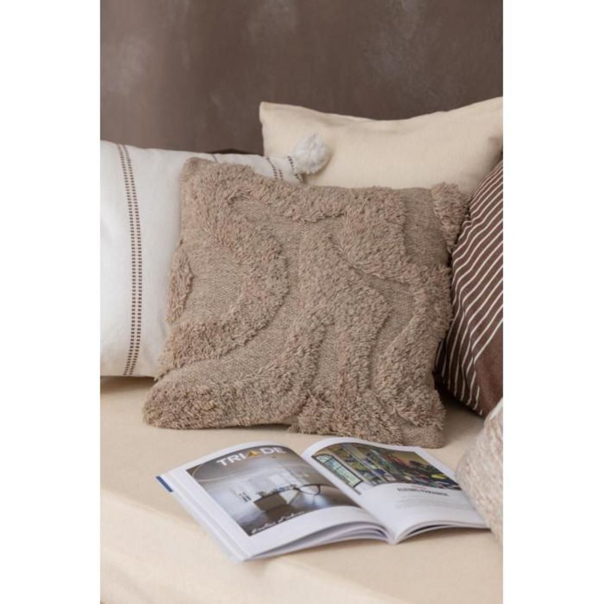 Paris Prix Coussin Tufté Courbes  Jaisalmer  45x45cm Beige