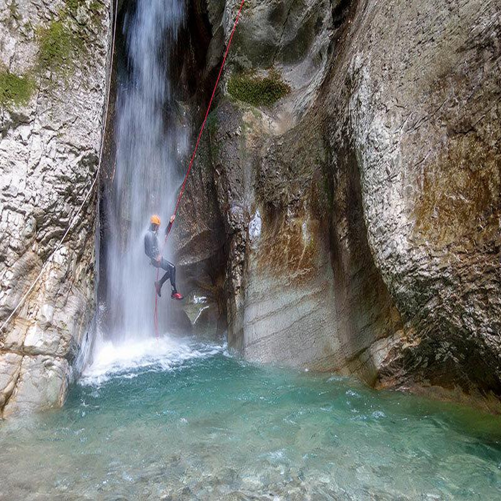 Voir la diapositive 4 : Smartbox Descente du canyon du versoud près de grenoble - coffret cadeau sport & aventure