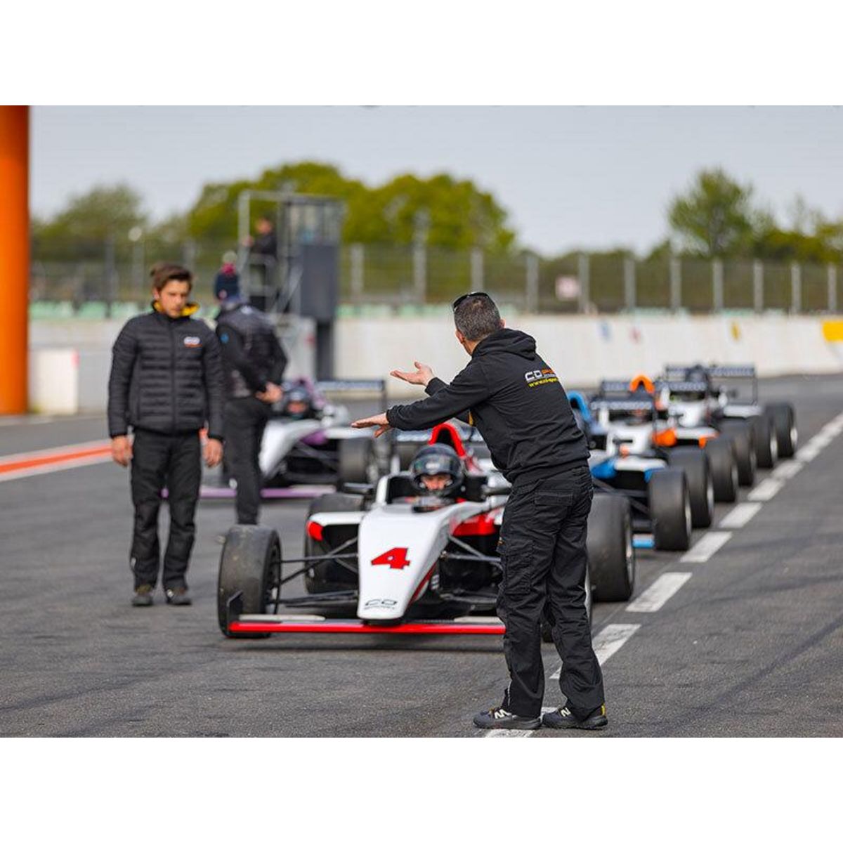 Smartbox Stage de pilotage monoplace : 6 tours sur le circuit de Nogaro en Formule 4 Tatuus - Coffret Cadeau Sport & Aventure