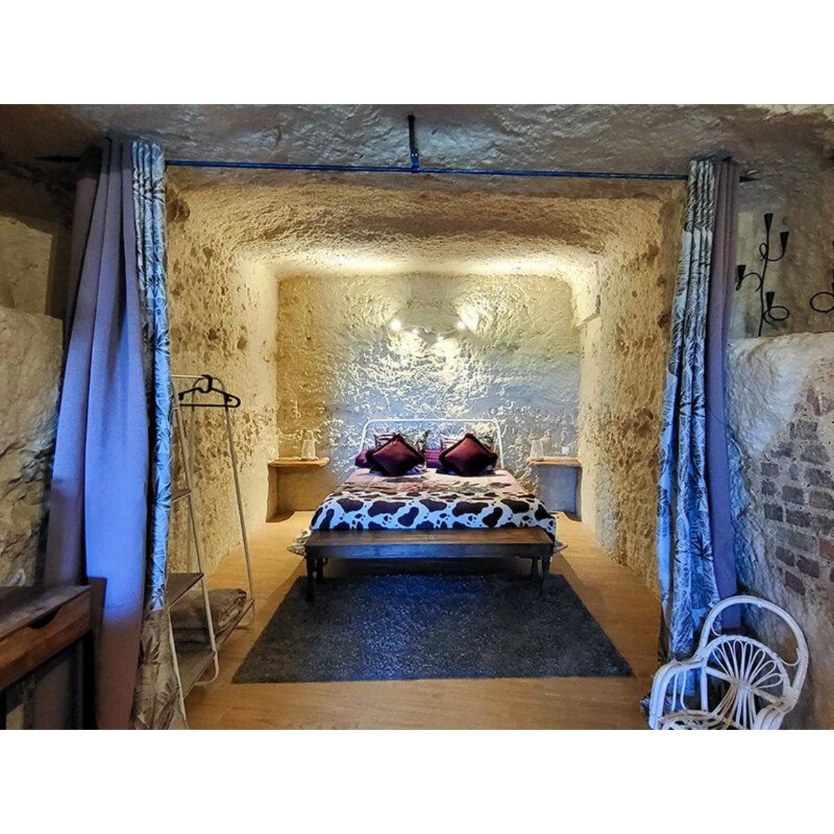 Smartbox 4 jours insolites en famille en gîte troglodyte au nord de Blois - Coffret Cadeau Séjour