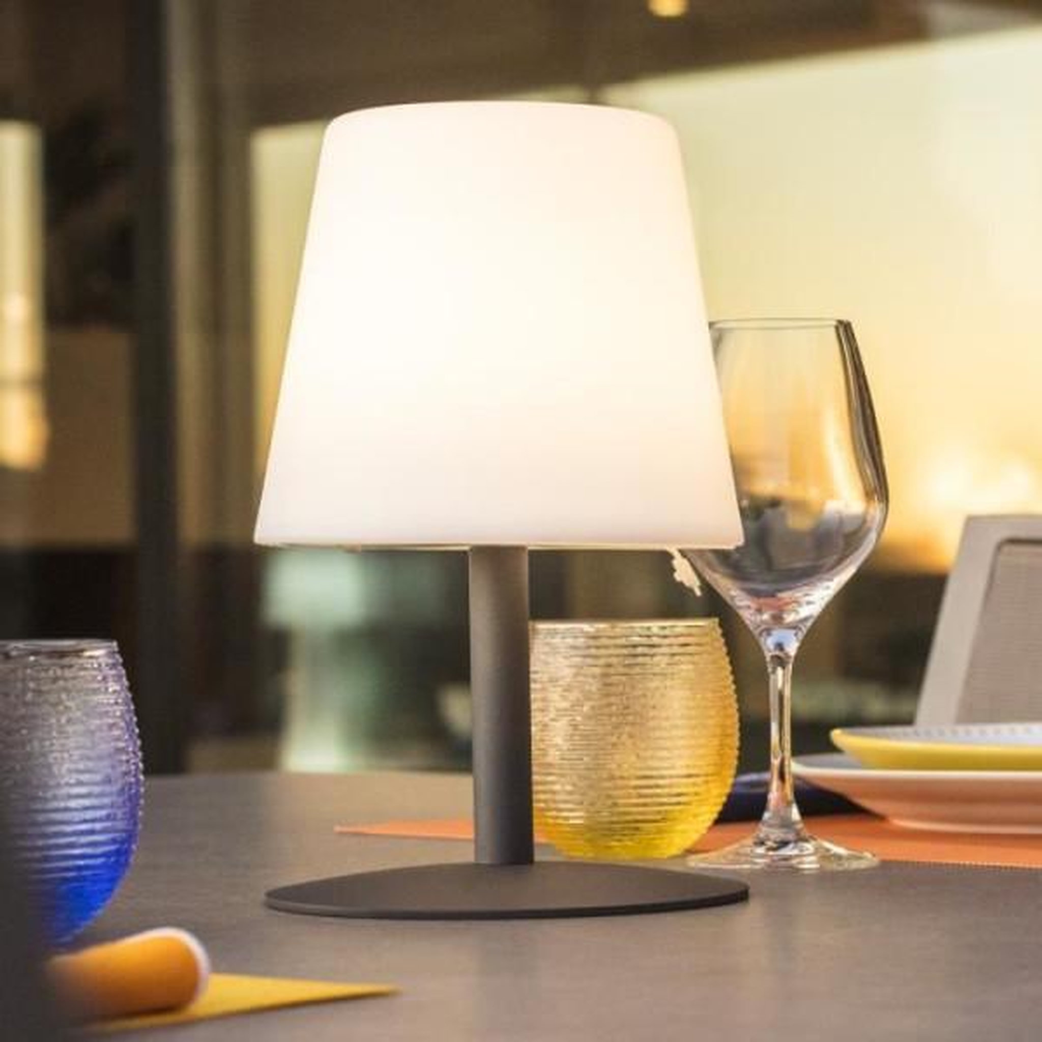 Voir la diapositive 5 : Lumisky Lampe de table LED sans fil Standy Mini Rock - Lumisky - H 25 cm - Gris et blanc
