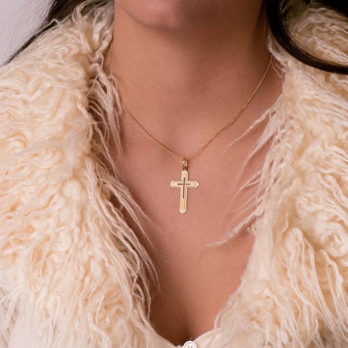 L'ATELIER D'AZUR Pendentif  - Médaille Croix Or 18 Carats 750 Jaune - Chaine Offerte