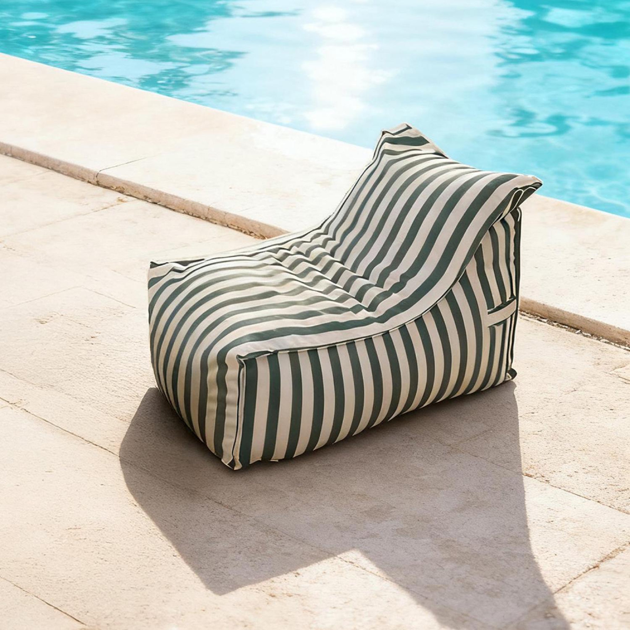 Voir la diapositive 6 : CONCEPT USINE Pouf exterieur rayé vert en tissu déperlant 100x65x65 cm positano