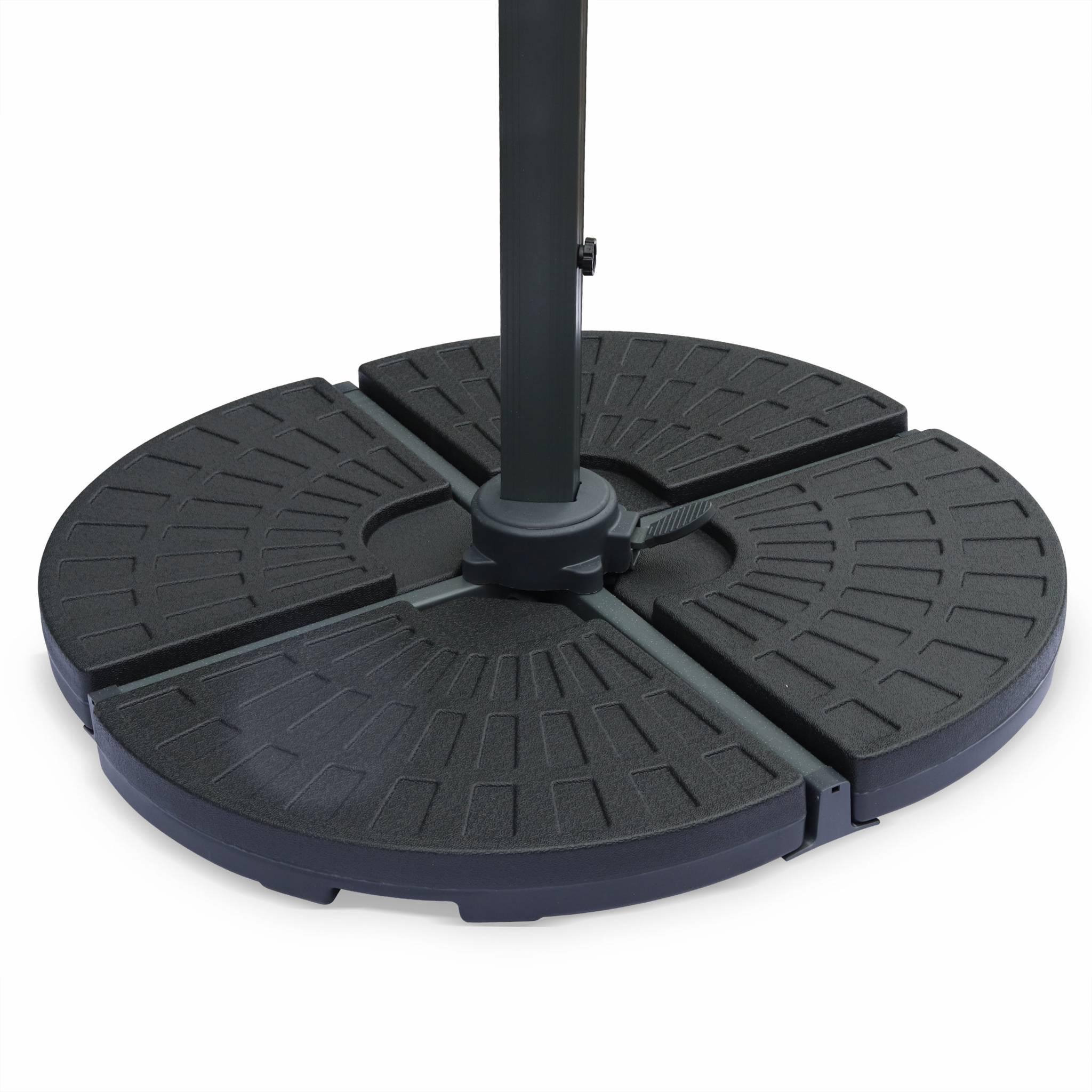 Voir la diapositive 3 : SWEEEK Lot de 4 dalles arrondies 48x48cm à lester - Pour parasol déporté avec pied type  croix . base. socle. poids