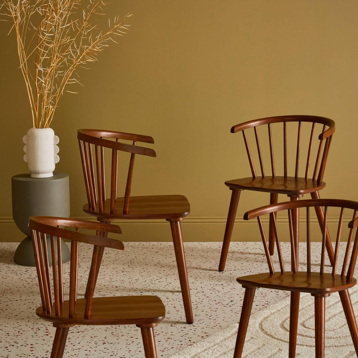 SWEEEK Lot de 4 chaises noyer à barreaux en bois et contreplaqué. Paula. L 51 x P 53 x H 75cm