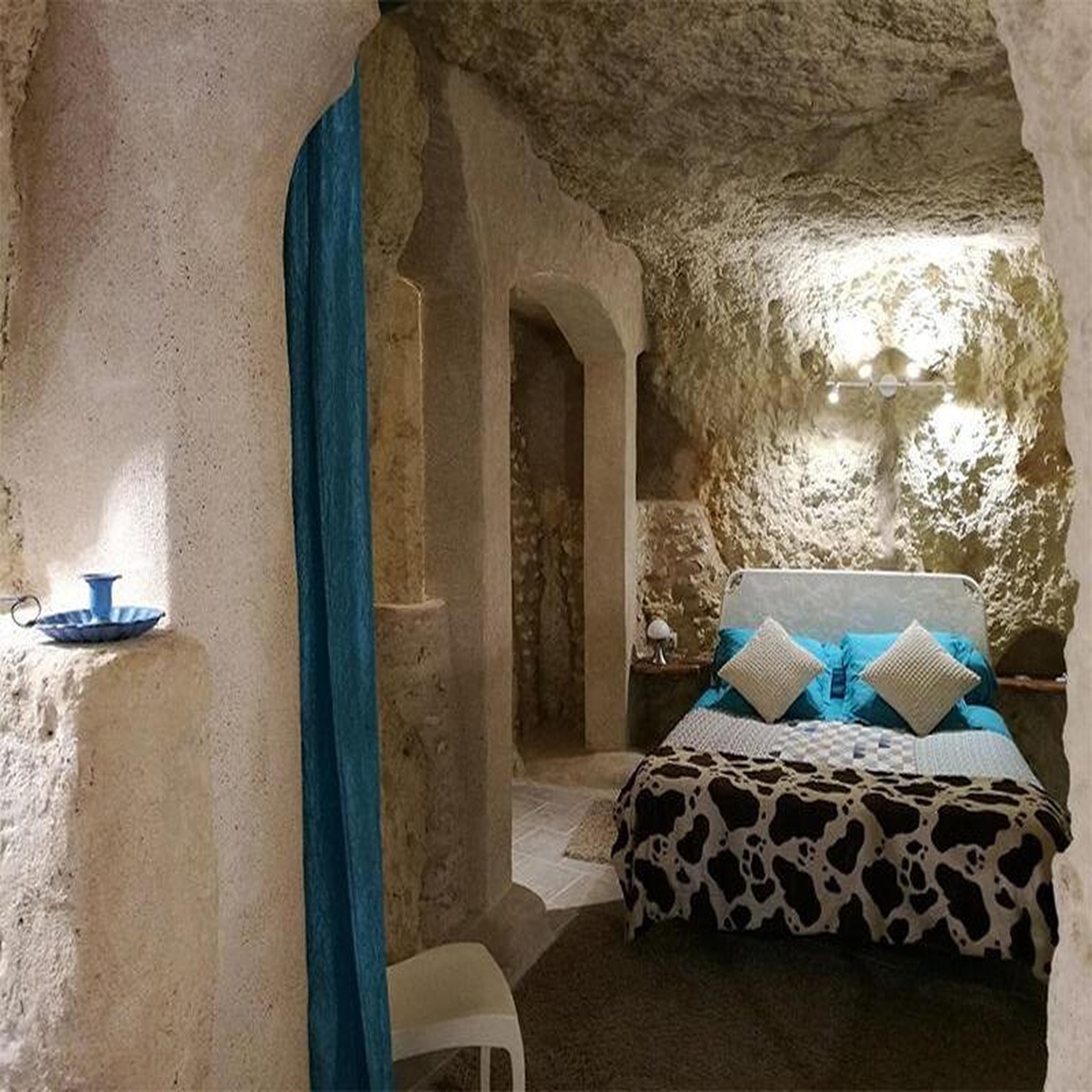 Voir la diapositive 2 : Smartbox Séjour insolite : 4 jours en chambre troglodyte près de blois - coffret cadeau séjour