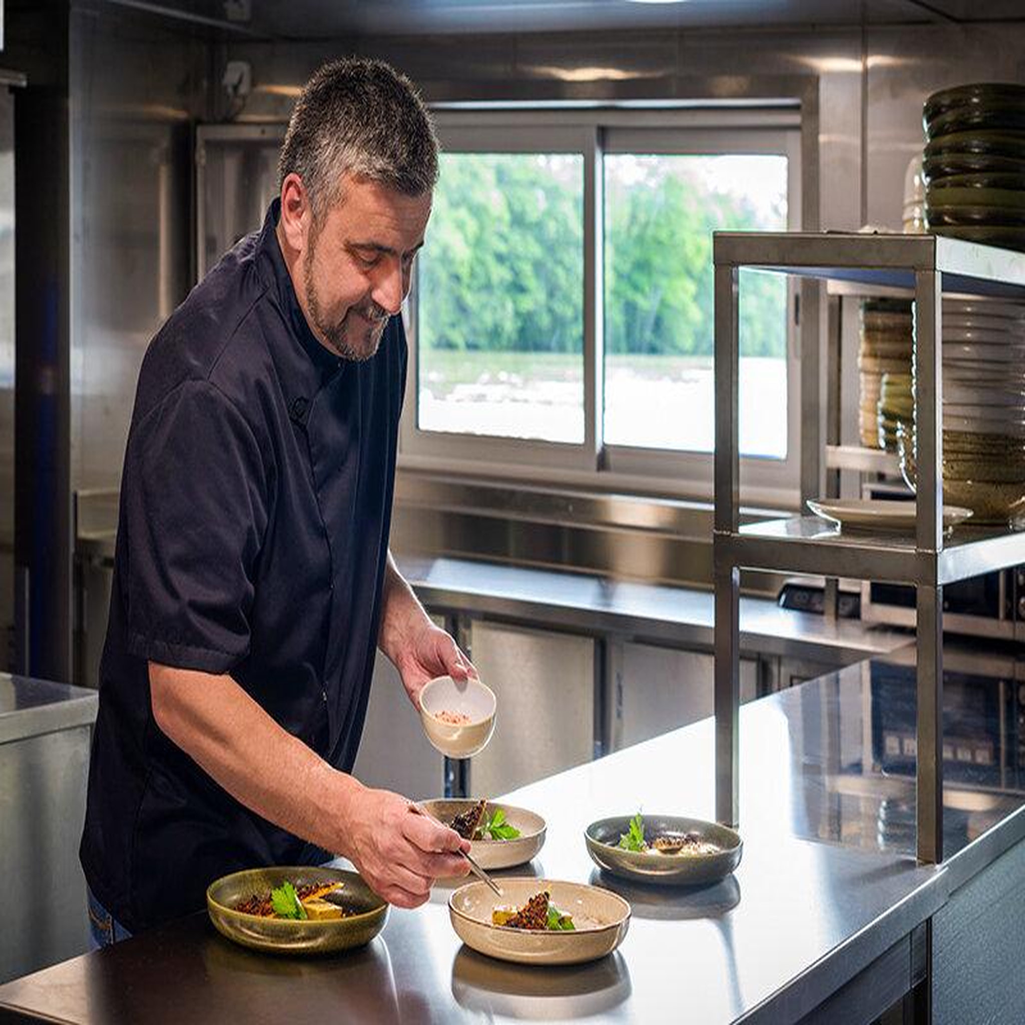 Voir la diapositive 3 : Smartbox Croisière sur la Seine : 1h30 avec brunch à bord du Capitaine Fracasse - Coffret Cadeau Multi-thèmes