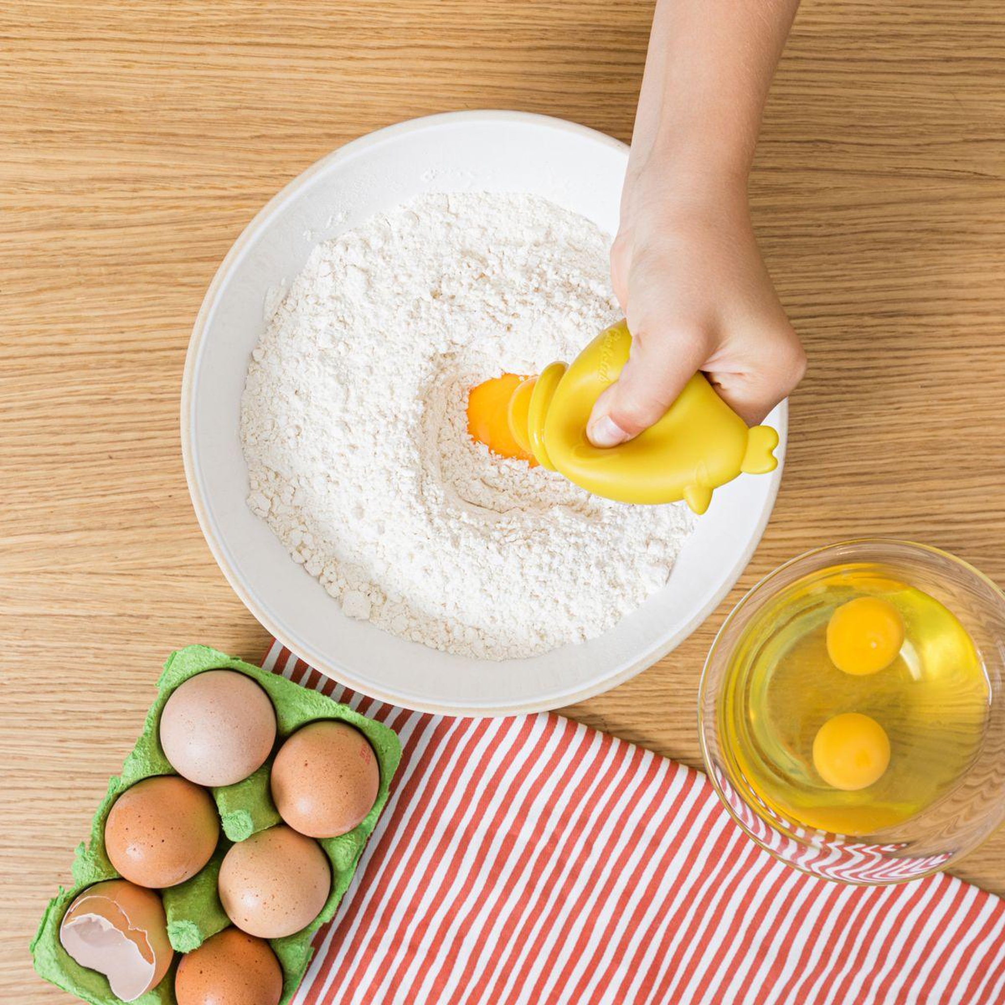Voir la diapositive 5 : CHEFCLUB Séparateur d'oeufs à oeuf