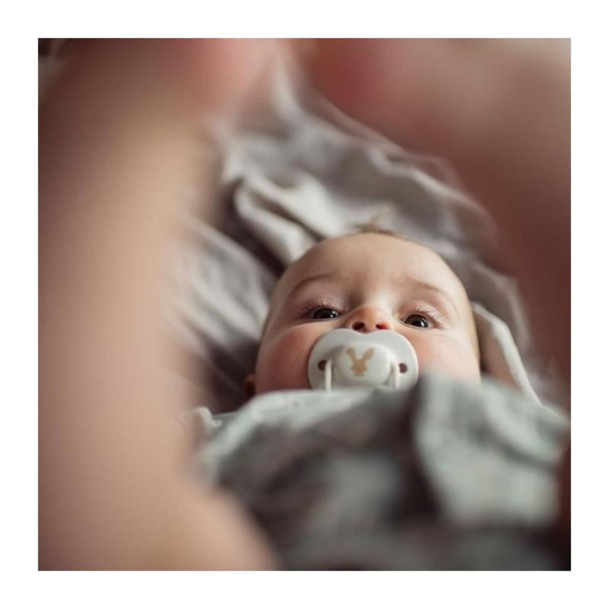 TOMMEE TIPPEE Sucettes - TOMMEE TIPPEE - 6-18 Mois - Lot de 6 - Forme Orthodontique Symétrique, Silicone sans BPA