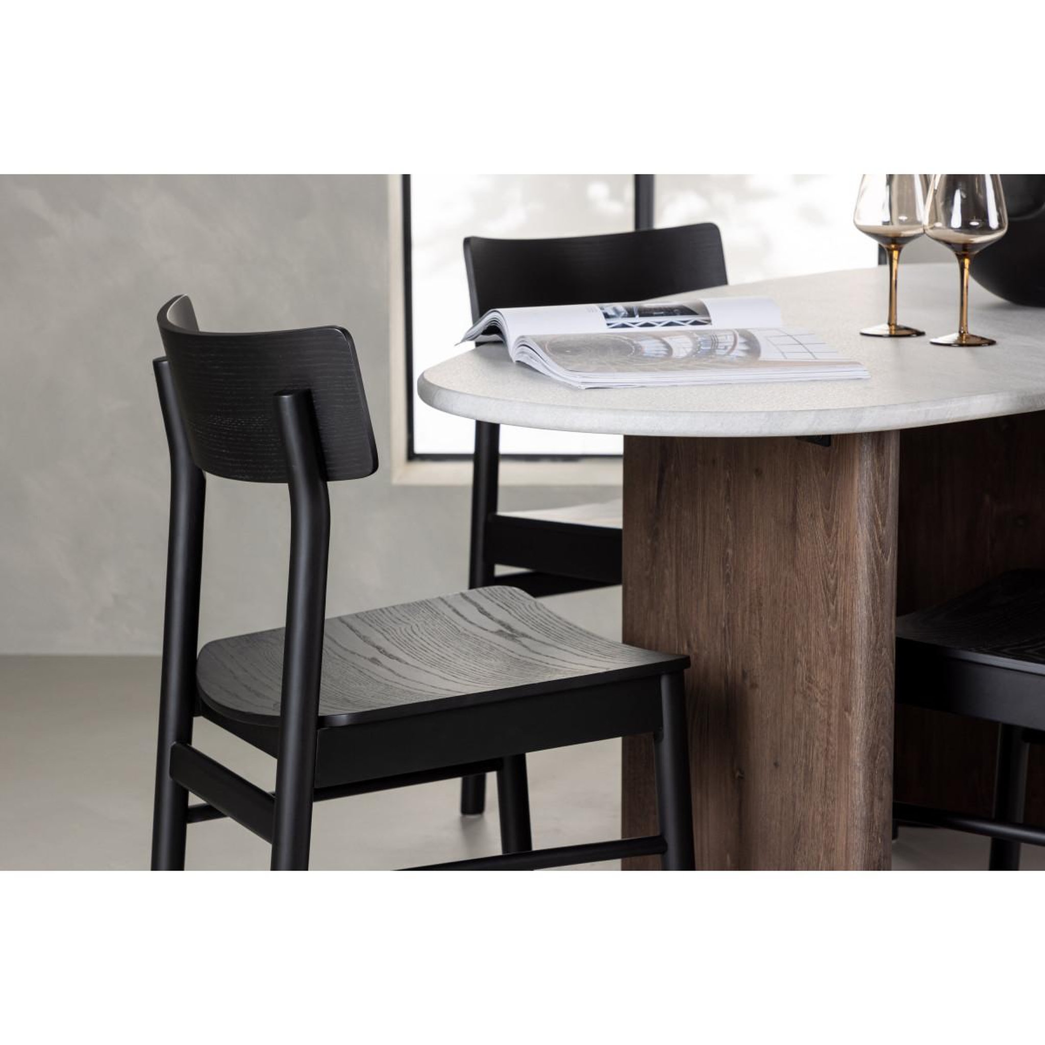 Voir la diapositive 5 : Paris Prix Ensemble table à manger & 4 chaises  gronvik & montros  180cm gris clair & noir