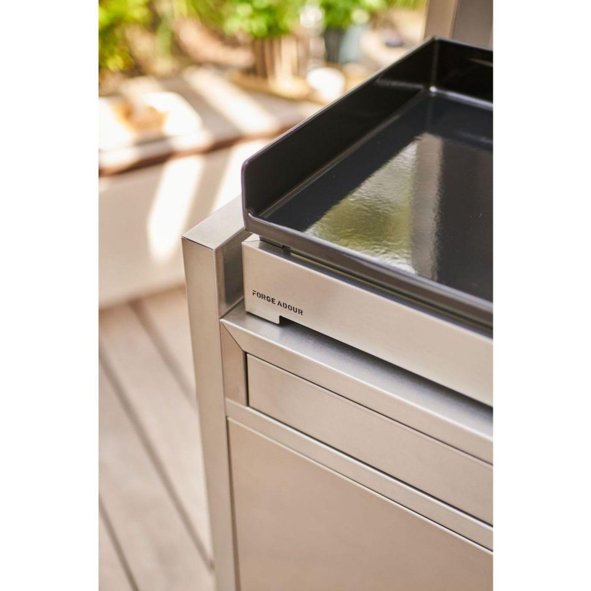 Voir la diapositive 5 : FORGE ADOUR Chariot Plancha CH PIF 75 en inox fermé compatible plancha Premium 75
