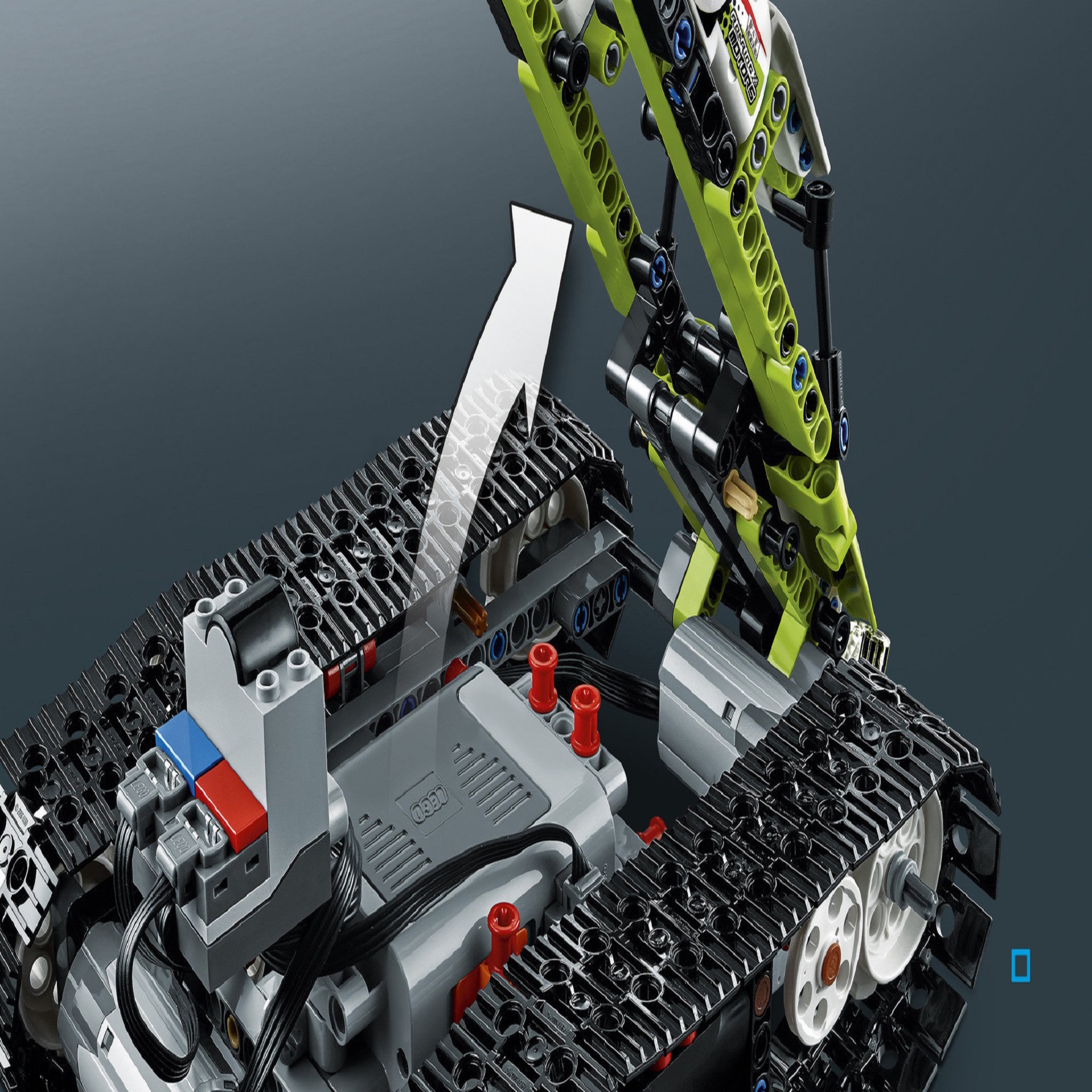 Voir la diapositive 4 : LEGO 42065 Technic Le bolide sur chenilles télécommandé
