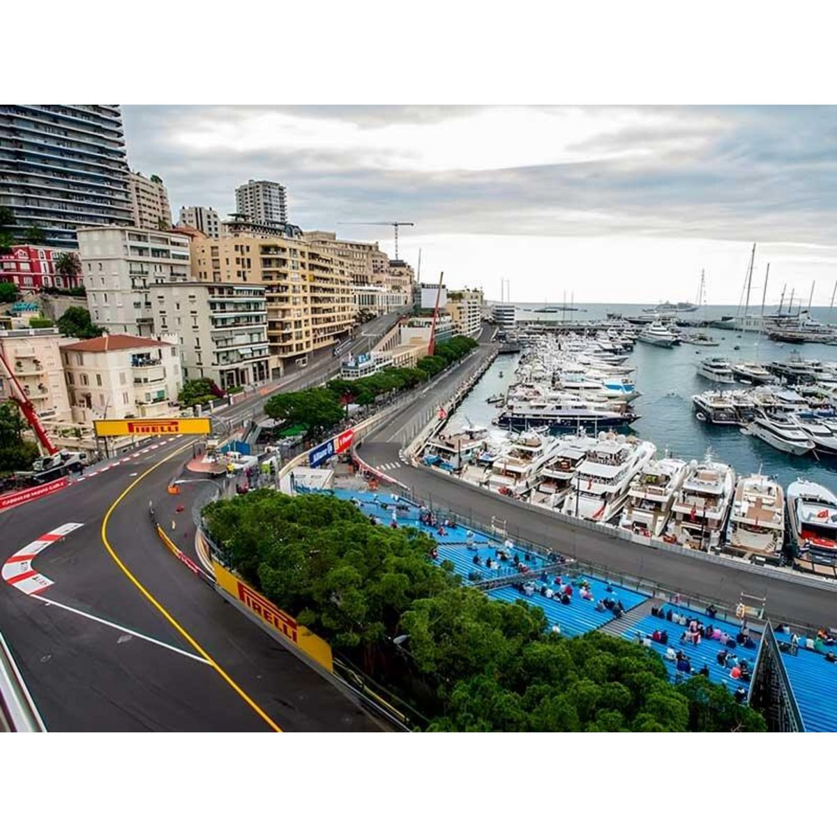 Smartbox Grand Prix de F1 de Monaco 2025 : 2 billets pour la course et 1 nuit en hôtel 3* - Coffret Cadeau Sport & Aventure