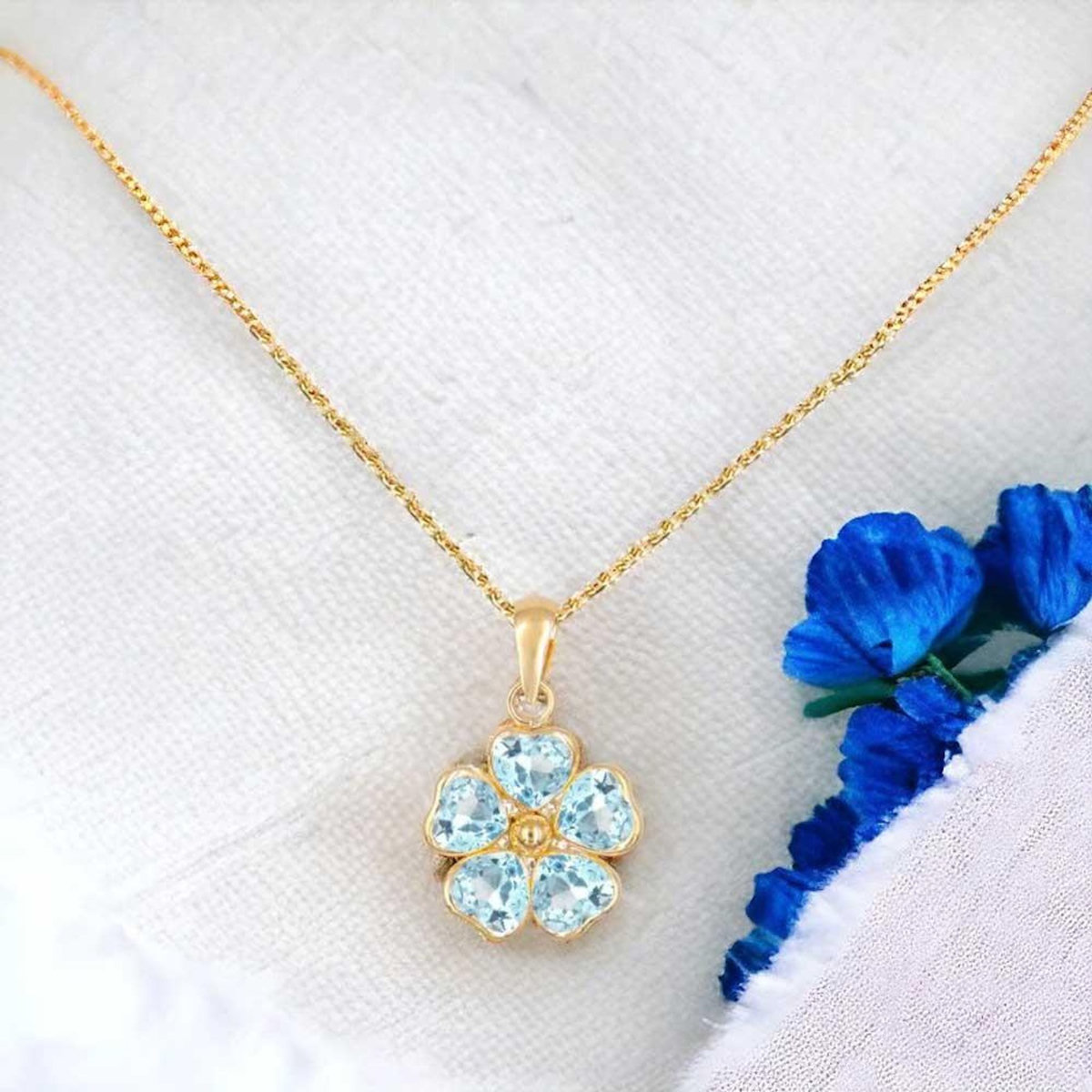 L'ATELIER D'AZUR Collier - Pendentif Or Jaune et Zirconiums - Motif Fleur - Chaine Dorée