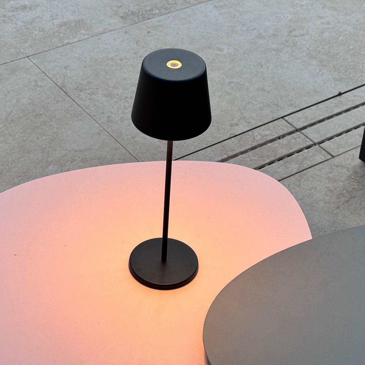 Lumisky 6 lampes LED avec plateau de chargement KELLY Noir Metal H38CM