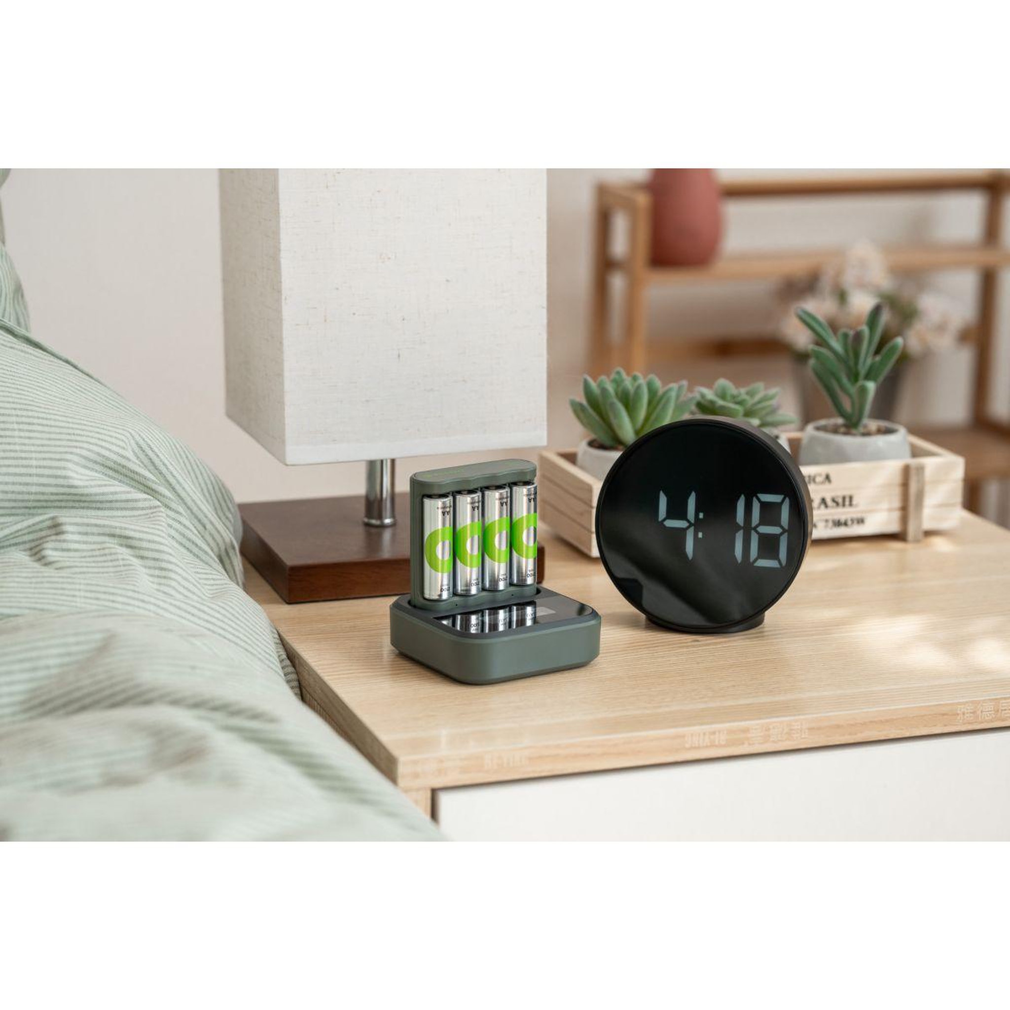 Voir la diapositive 3 : GP BATTERIES Chargeur de piles + lr06 aa x4 2100mah + station de charge