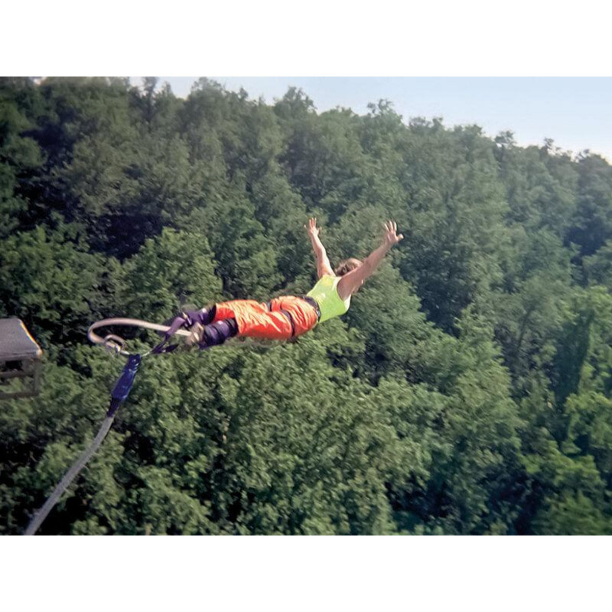 Smartbox Saut à l'élastique en tandem pour 2 personnes au viaduc de Saint-Georges-le-Gaultier avec certificat - Coffret Cadeau Sport & Aventure