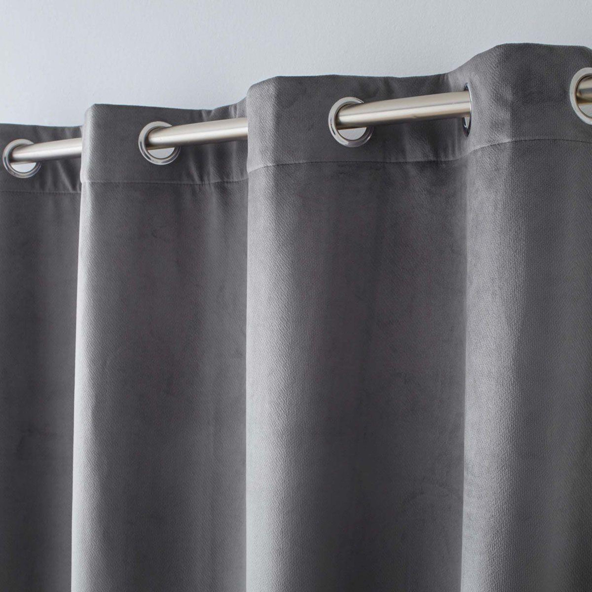 Voir la diapositive 2 : Douceur d'Intérieur Rideau isolant velours  polarchic  140x260cm anthracite