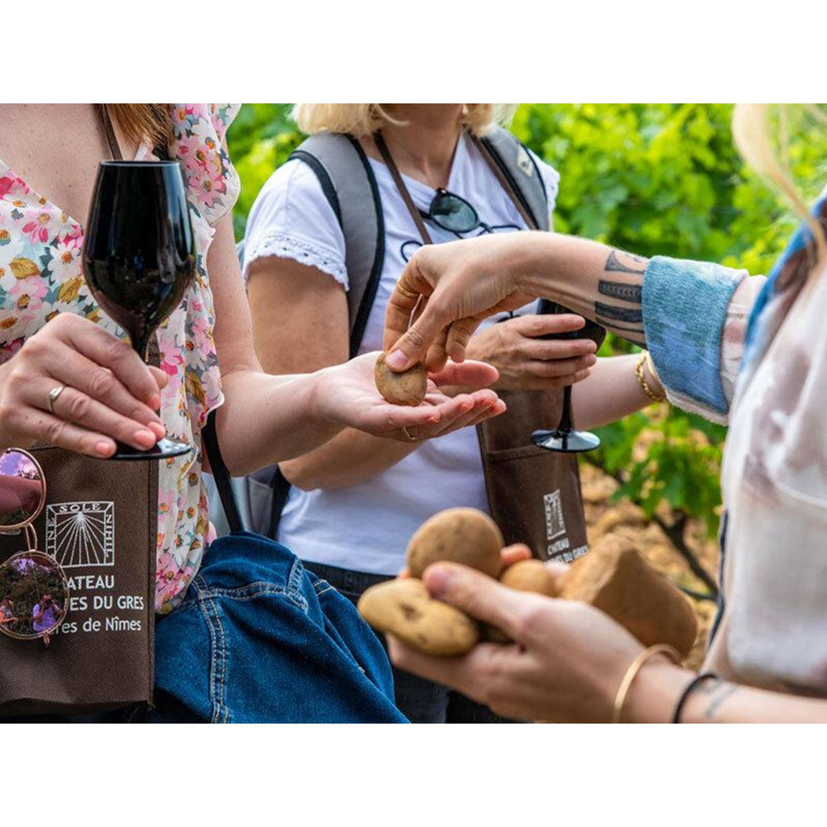 Smartbox Initiation œnologique à l'aveugle avec dégustation près de Nîmes - Coffret Cadeau Gastronomie