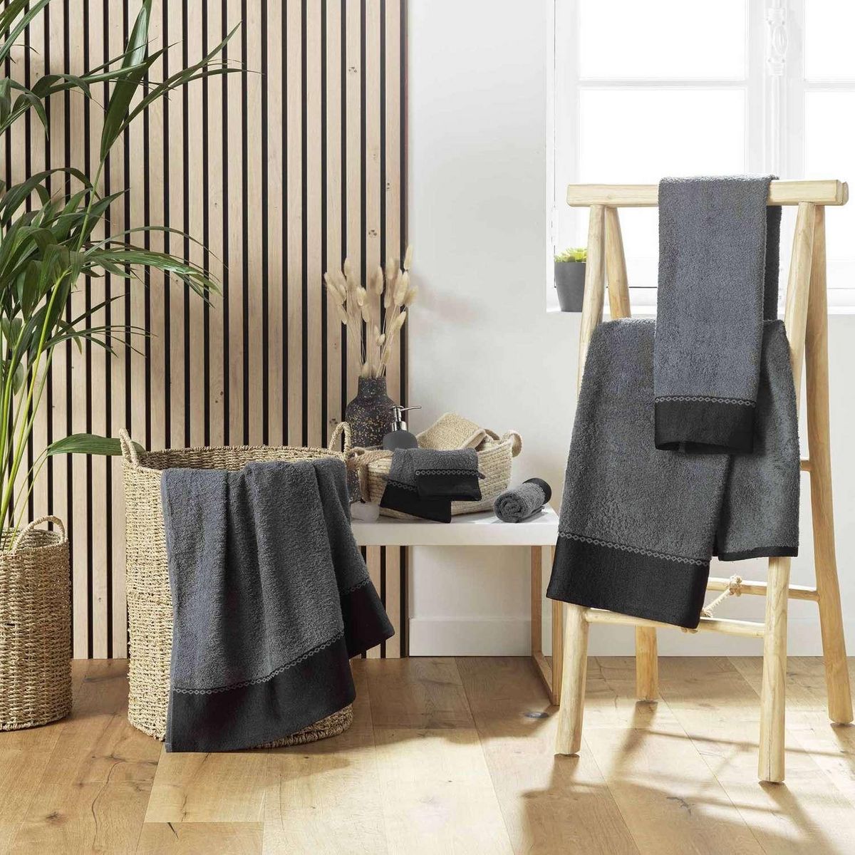 Douceur d'Intérieur Parure de bain 3 pièces (1 drap de douche, 1 serviette de toilette, 1 serviette invité) SARASO