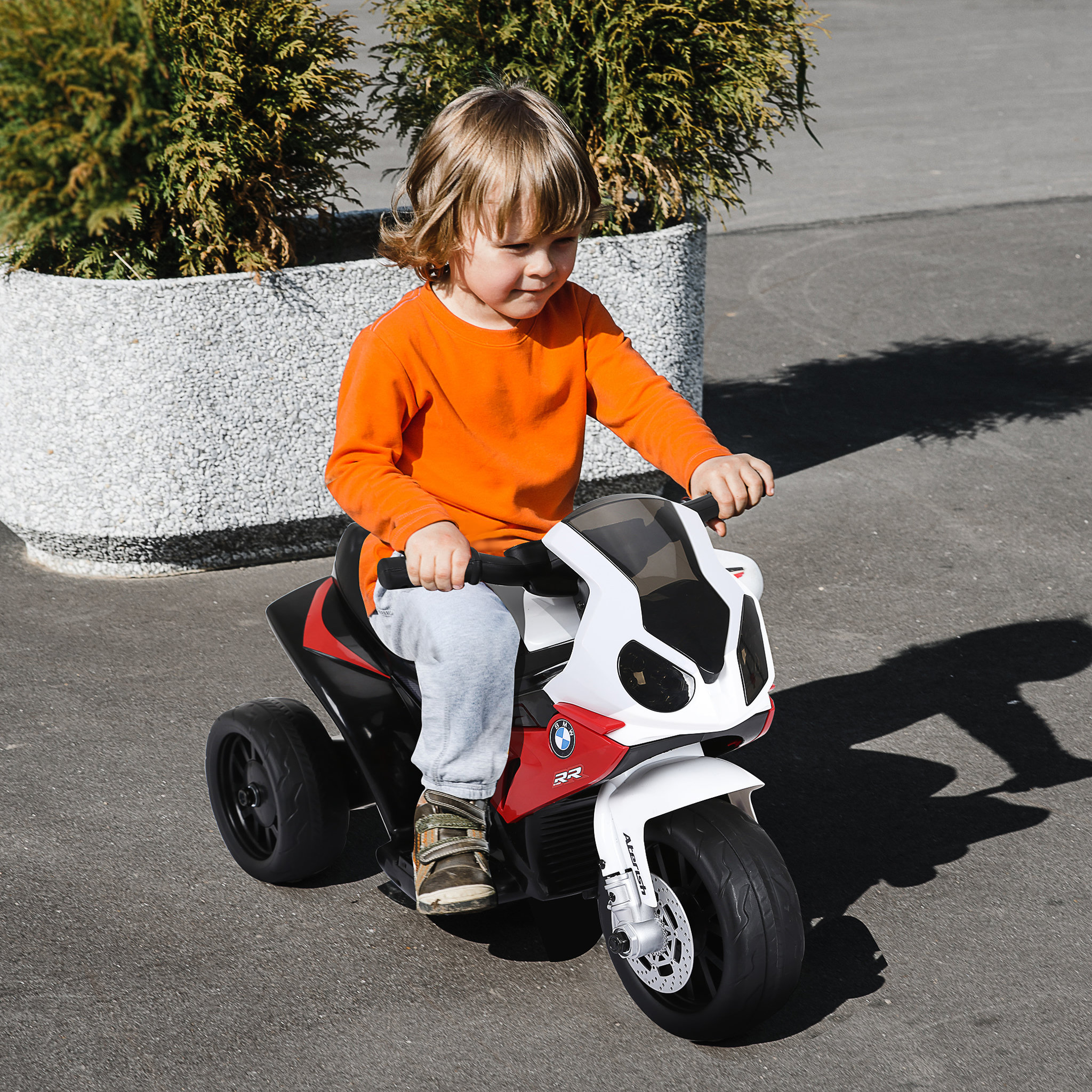 Voir la diapositive 2 : BMW Moto électrique pour enfants 3 roues 6 V 2,5 Km/h effets lumineux et sonores rouge BMW S1000 RR